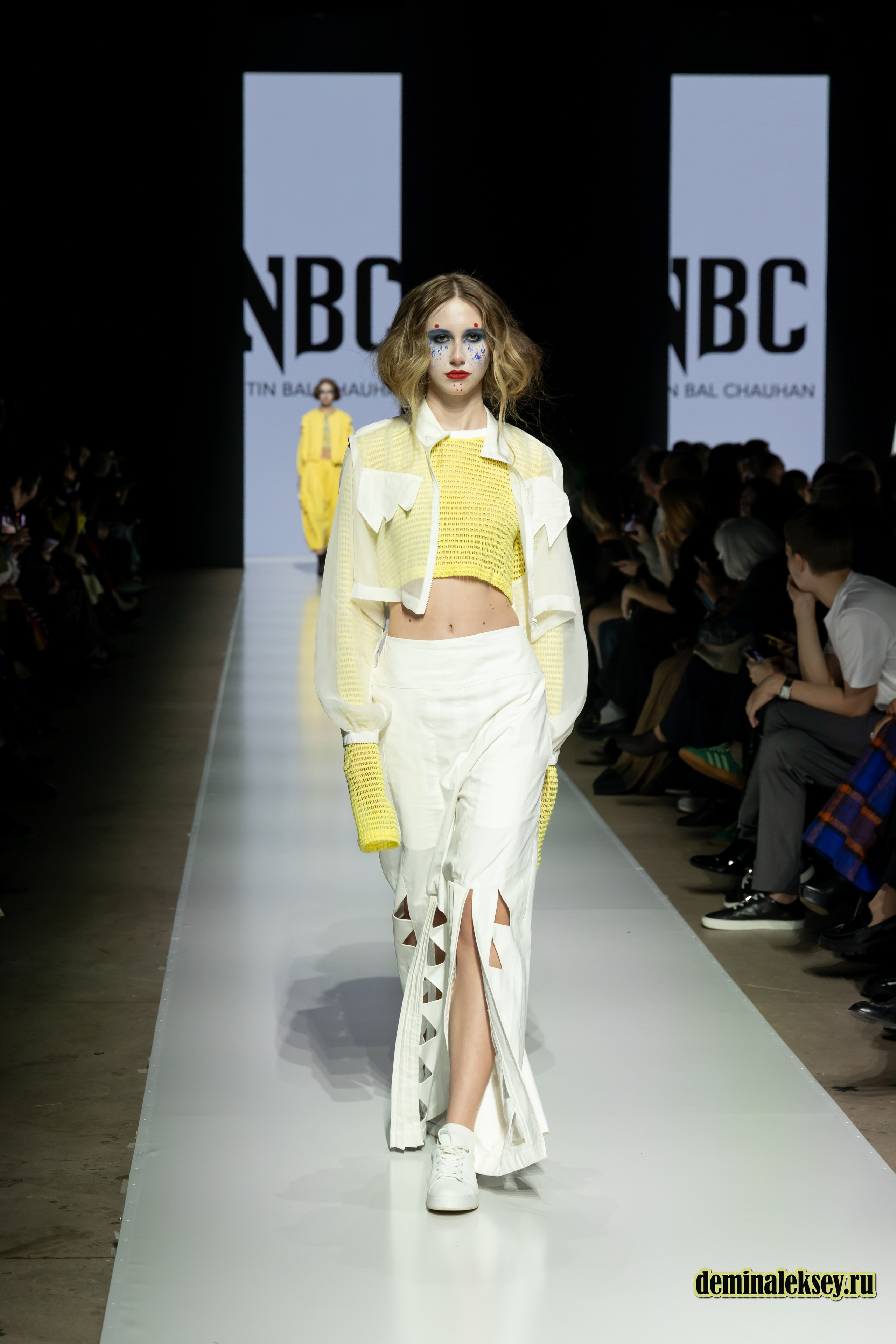 Московская неделя моды 2024 9 октября дизайнер NITIN BAL CHAHUAN presented by Fashion Design Council of India. Репортажный, семейный и студийный фотограф в Москве Демин Алексей