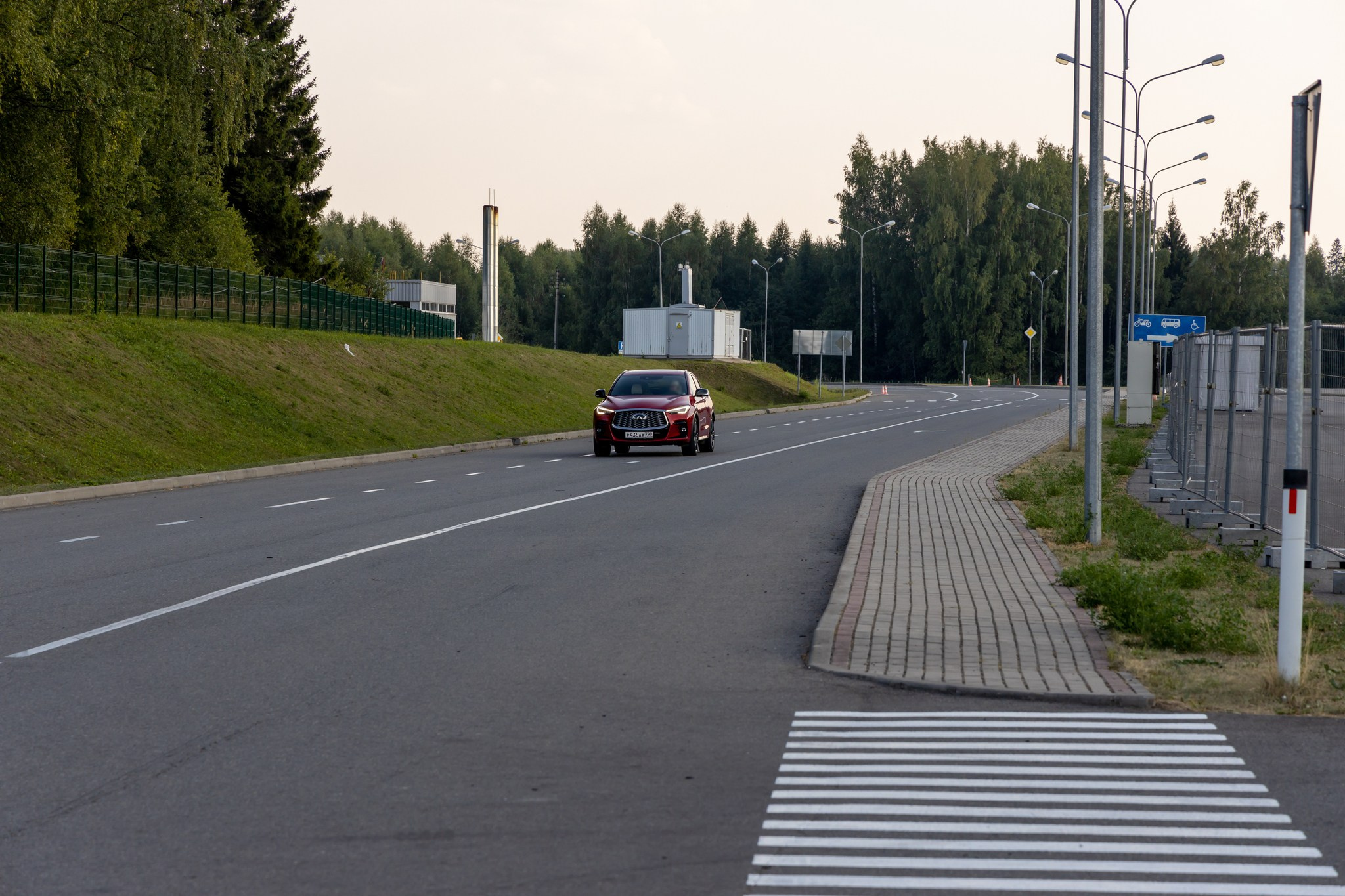 Infiniti QX55. Репортажный, семейный и студийный фотограф в Москве Демин Алексей