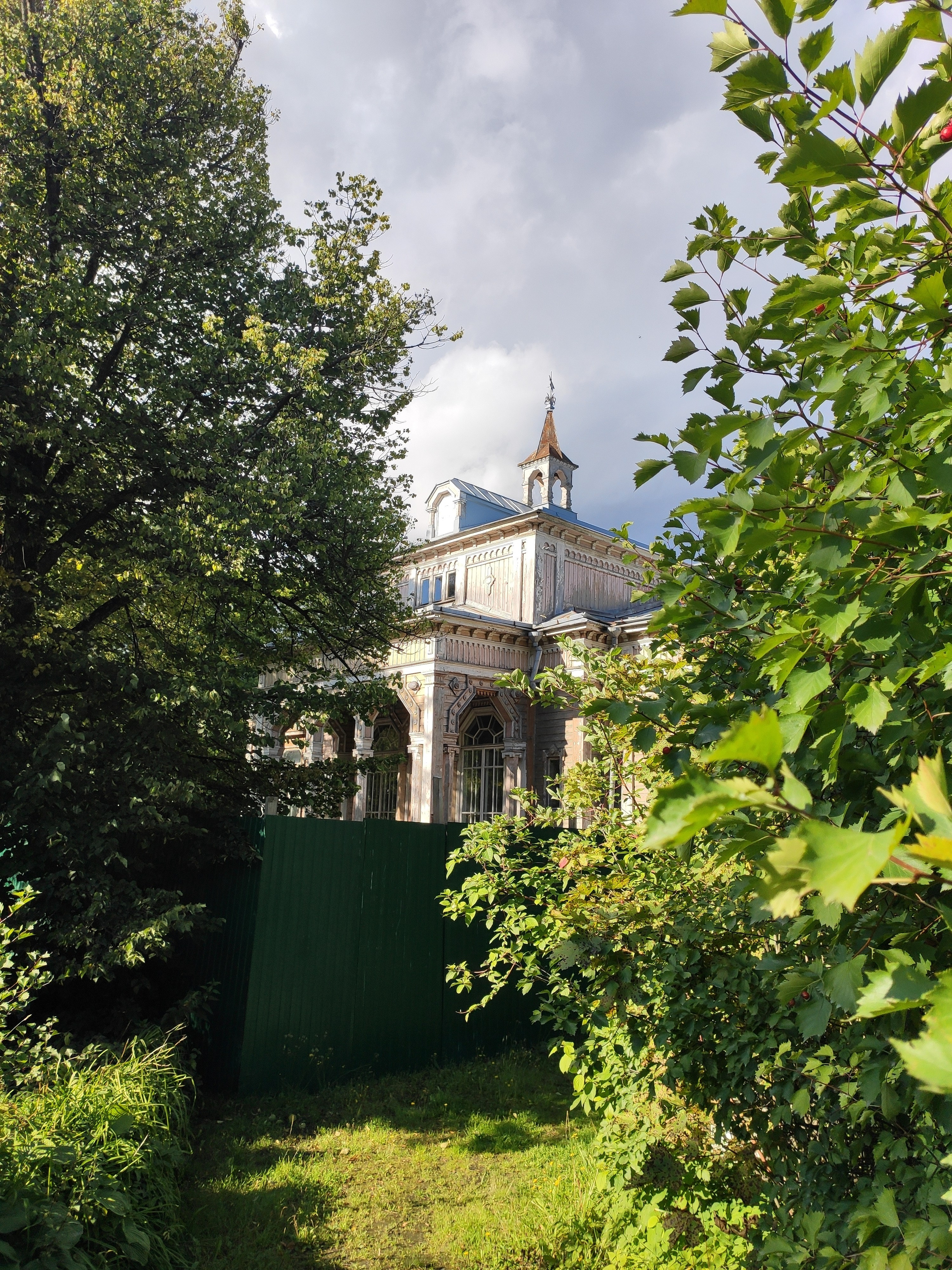 Здание городской Ратуши. Идет сбор средств на ее восстановление.