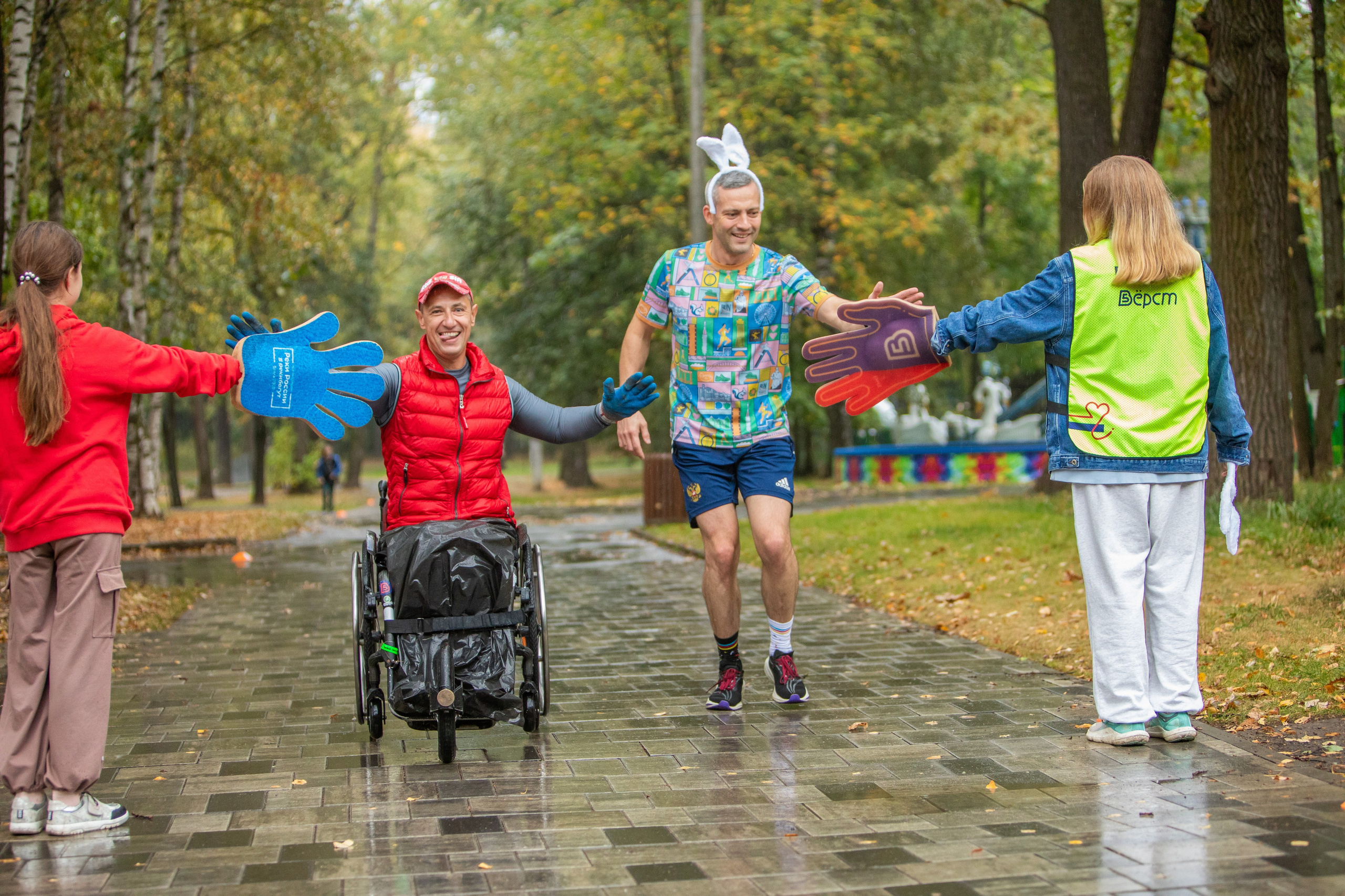 7 лет забегам 5 вёрст Химки 28.09.24. Фотограф Сергей Ловкий