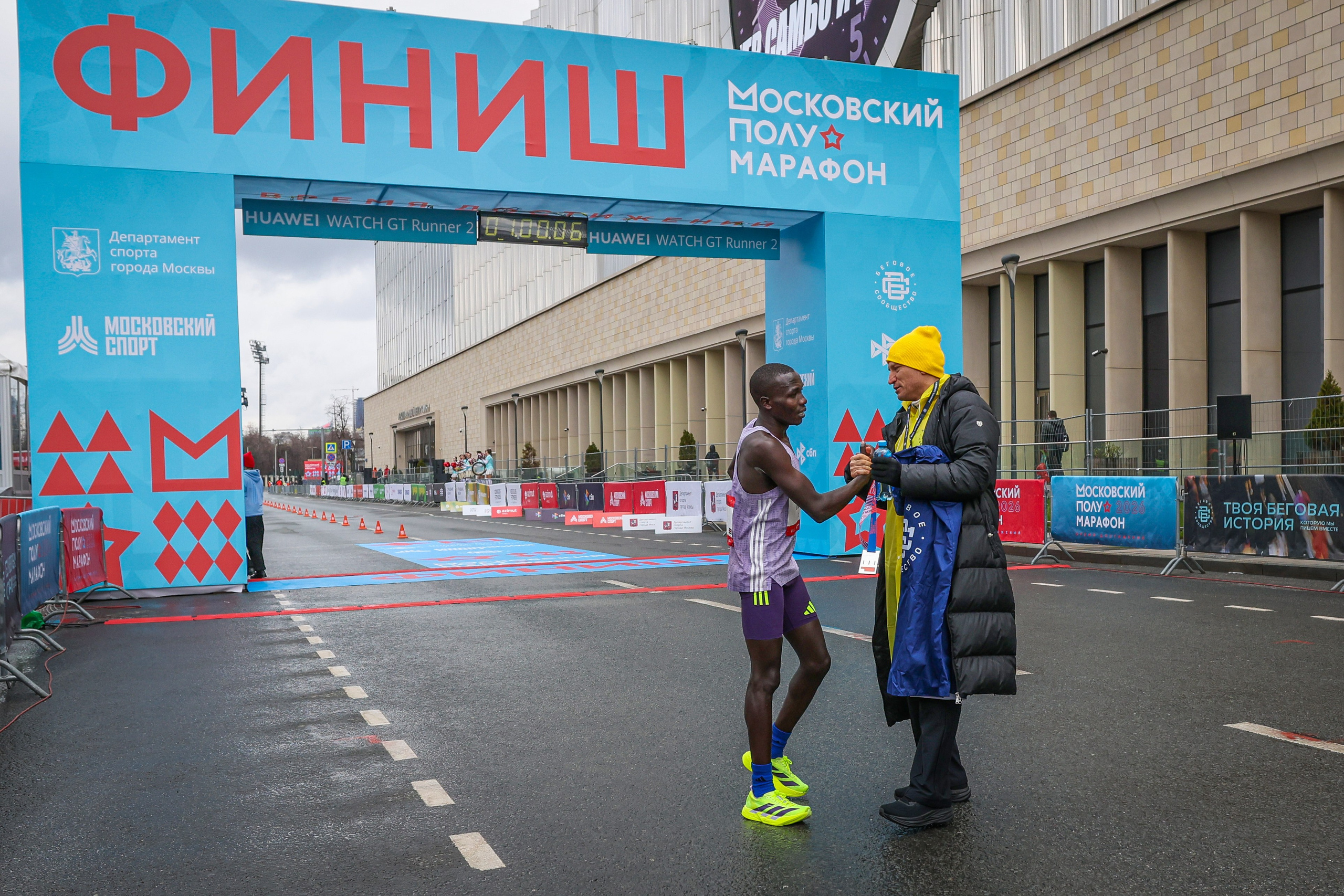 Московский полумарафон 25 и 26.04.26. Фотограф Сергей Ловкий