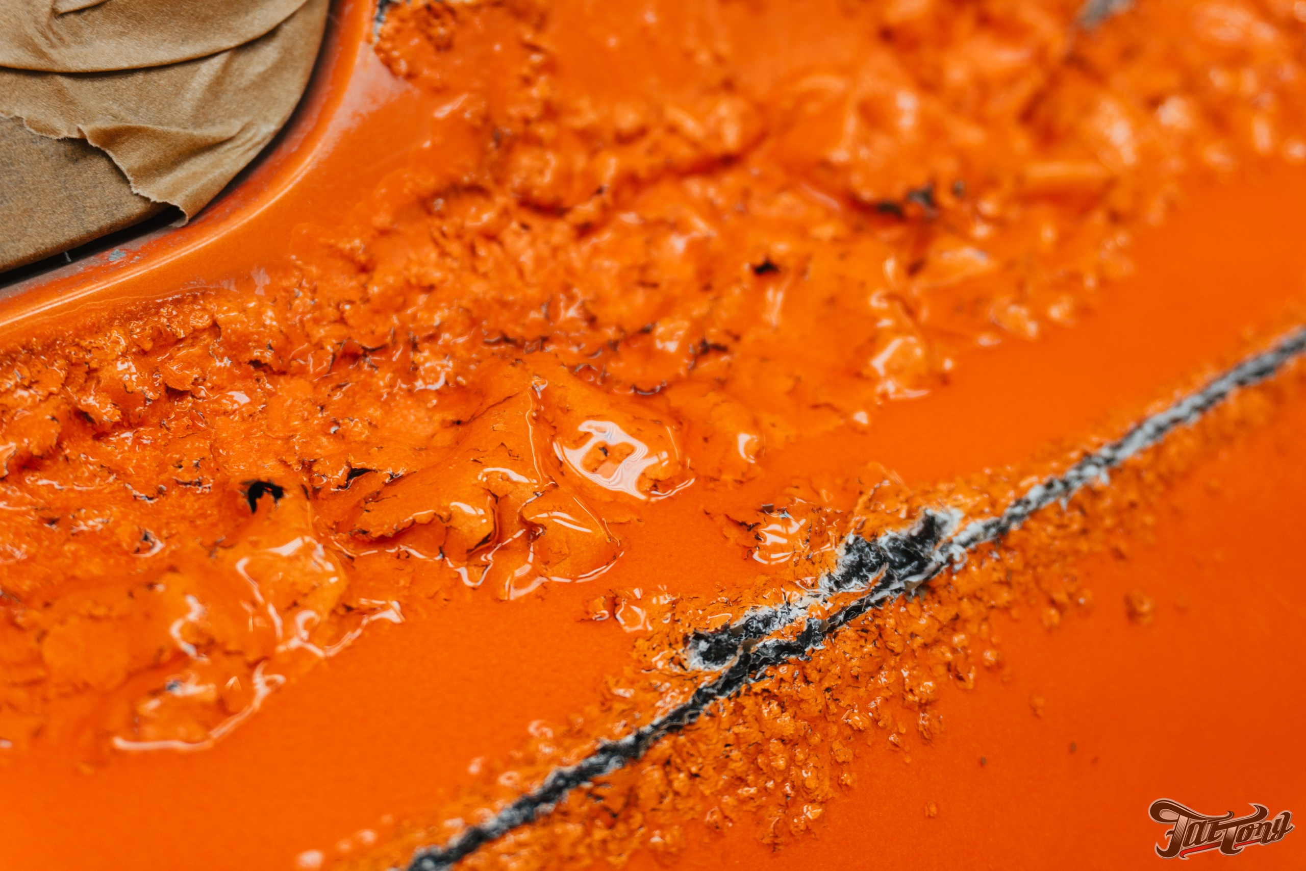 Ford Mustang Roush оранжевый окрас кузова и выкрас полос. DeLorein