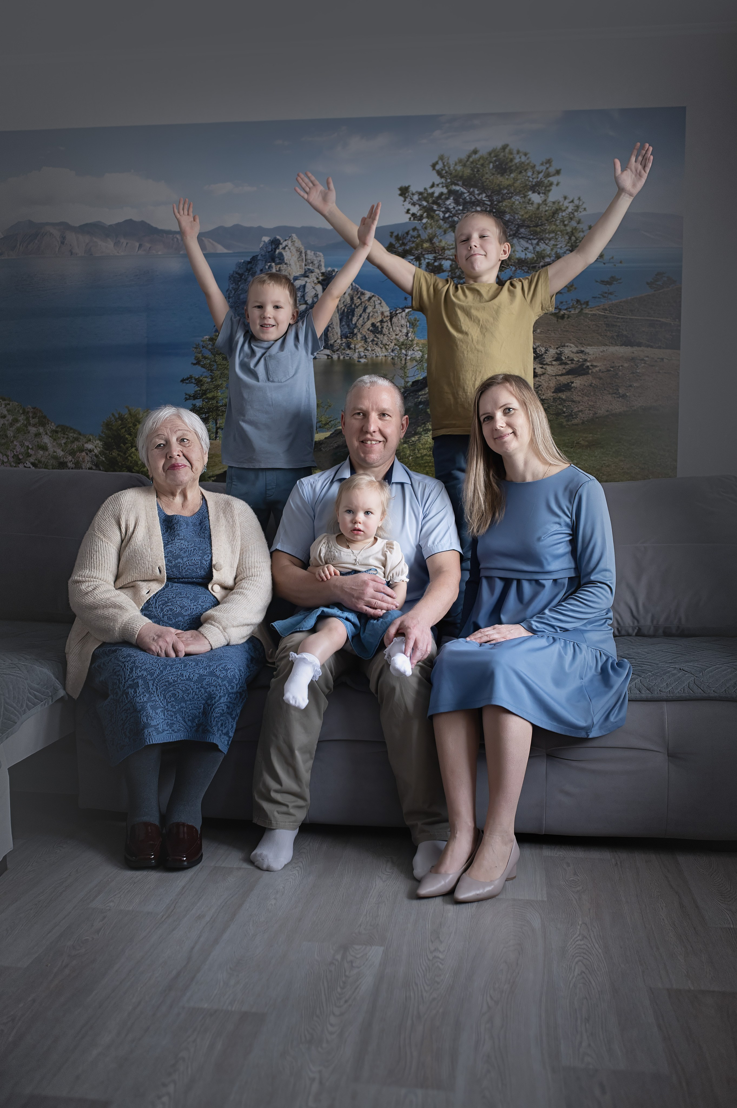 Семья Ляминых дома. Фотографы крещения/венчания  Красноярск Татьяна и Вячеслав Переваловы