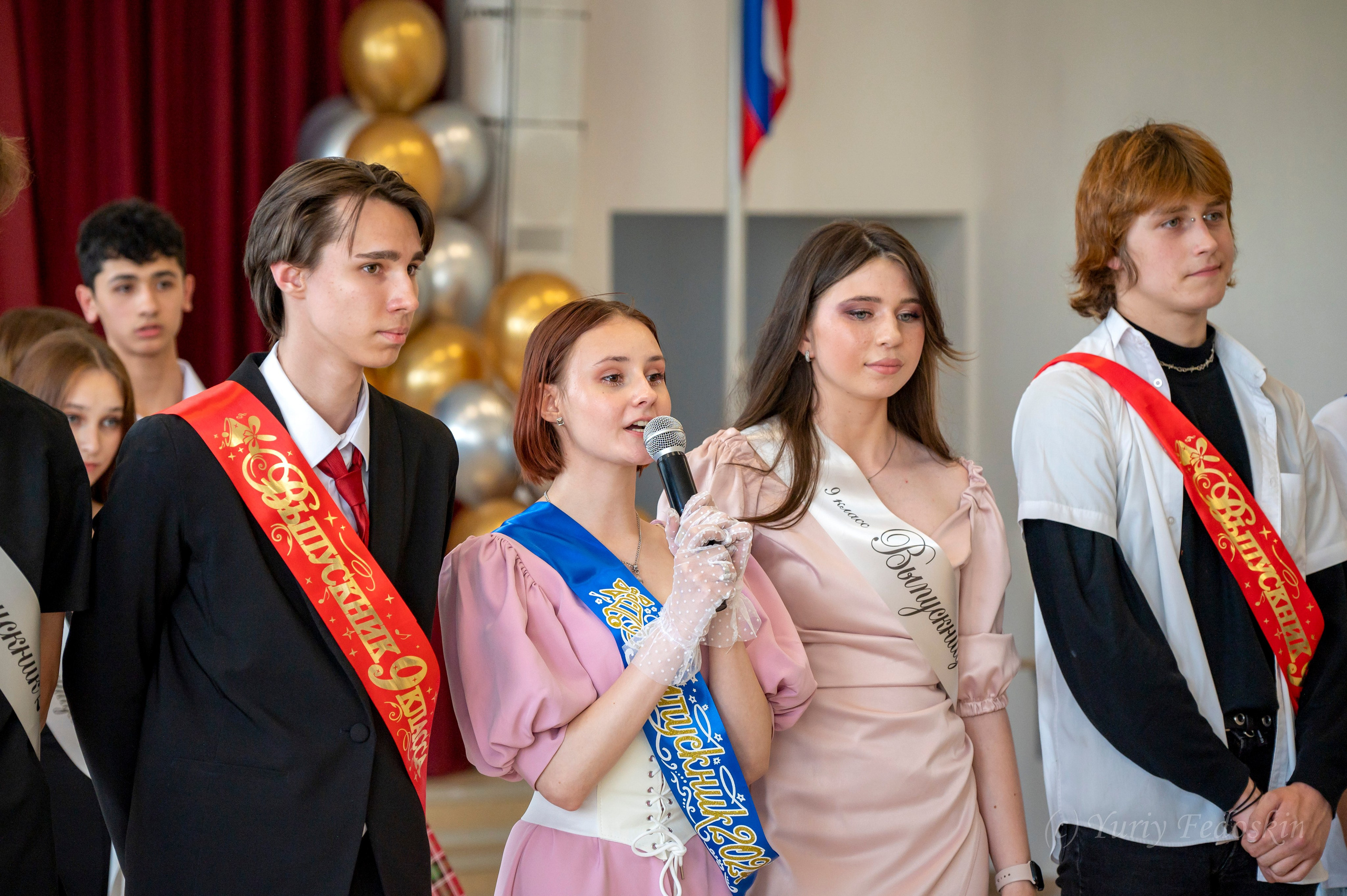 Репортаж о выпускном 9 классов в школе № 7 города Королёва, 26.06.24г. Профессиональный фотограф интерьеров в Москве Юрий Федоскин