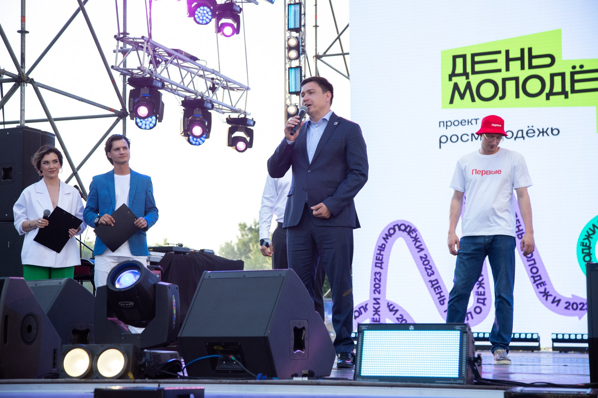 Краевой День молодёжи в Краснодаре 2023. Репортажный, промышленный и маркетплейс-фотограф Дмитрий Чернат