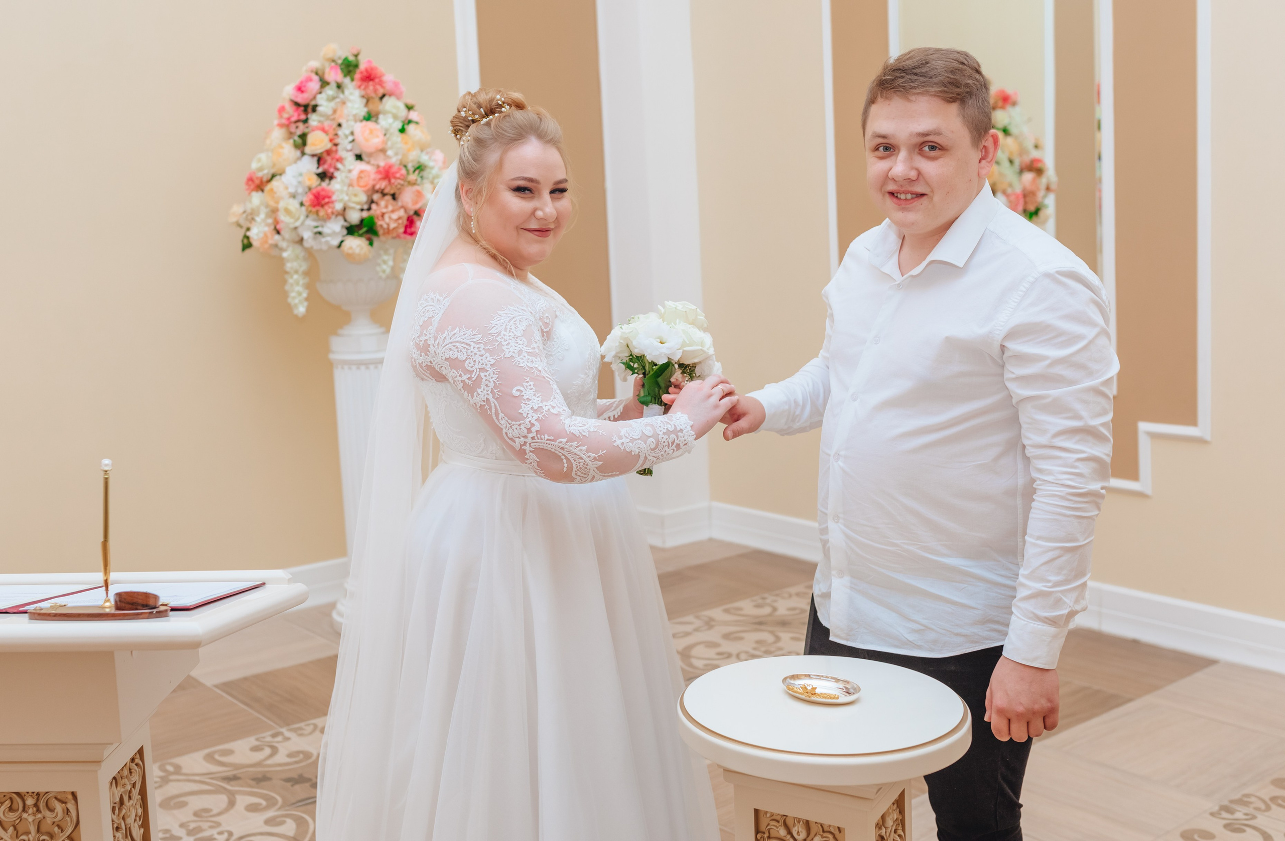 Евгения и Илья. ЗАГС Калининского района и прогулка на Финском заливе. Свадебный и семейный фотограф в Санкт-Петербурге и Сестрорецке