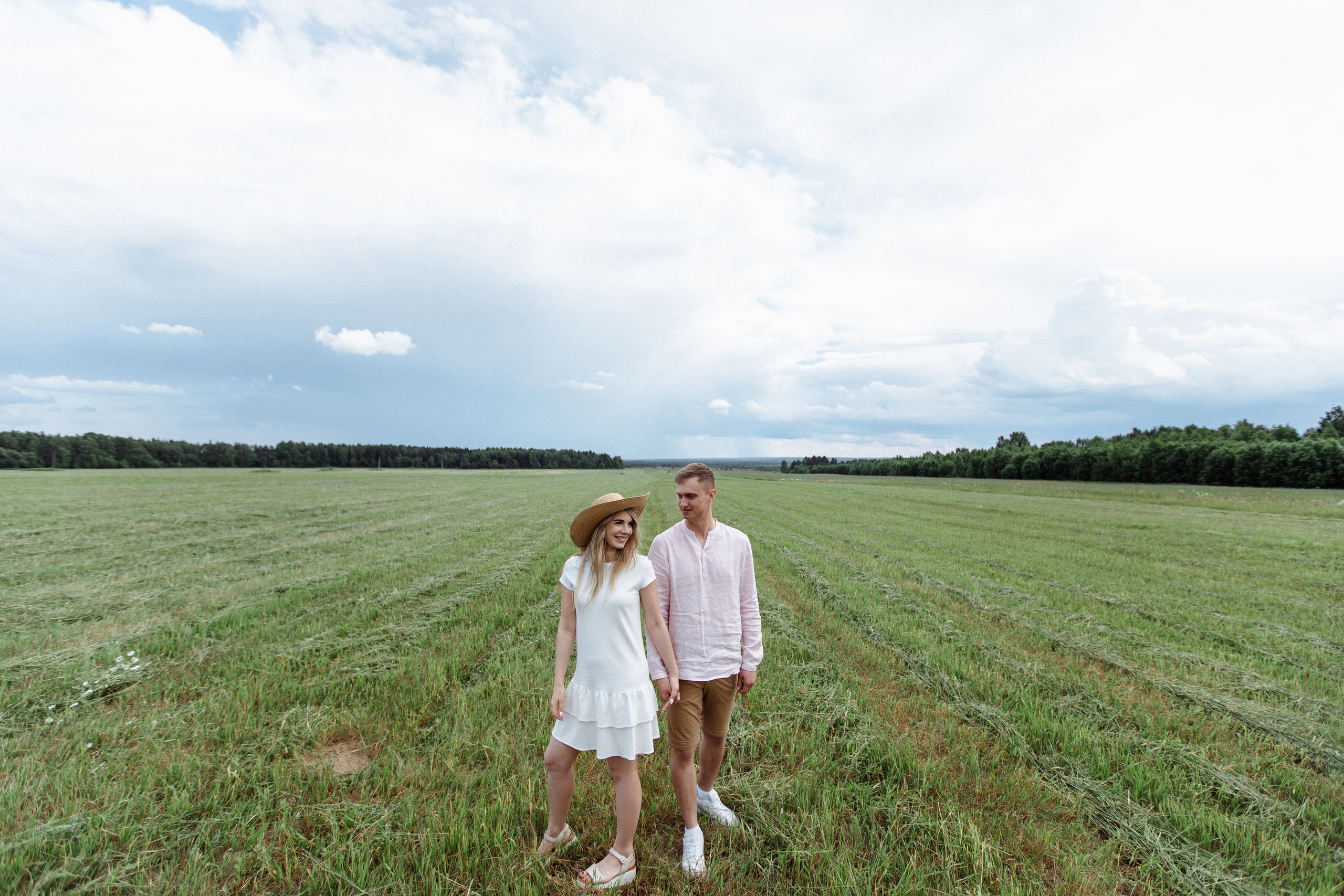 Поле. Свадебный и семейный фотограф в Твери, Москве, Санкт-Петербурге