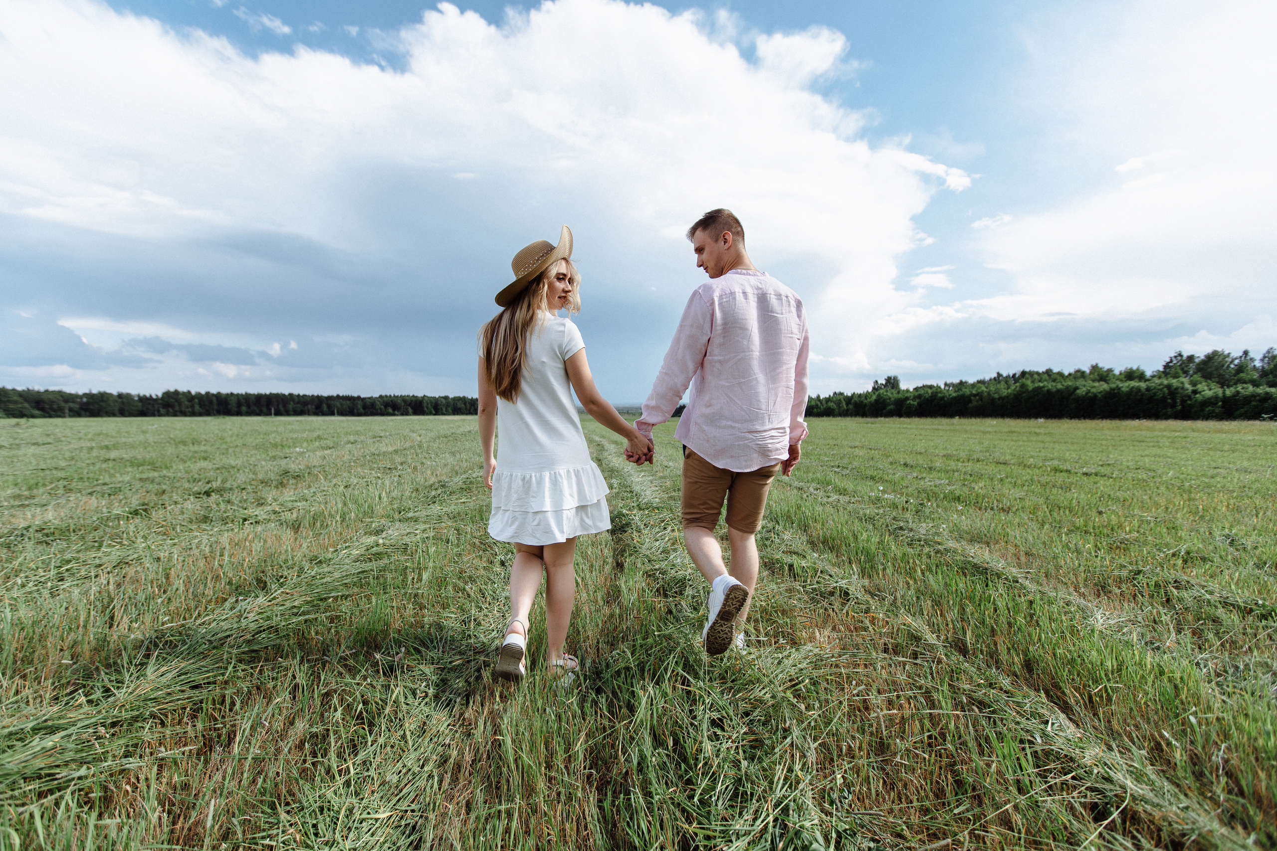Поле. Свадебный и семейный фотограф в Твери, Москве, Санкт-Петербурге