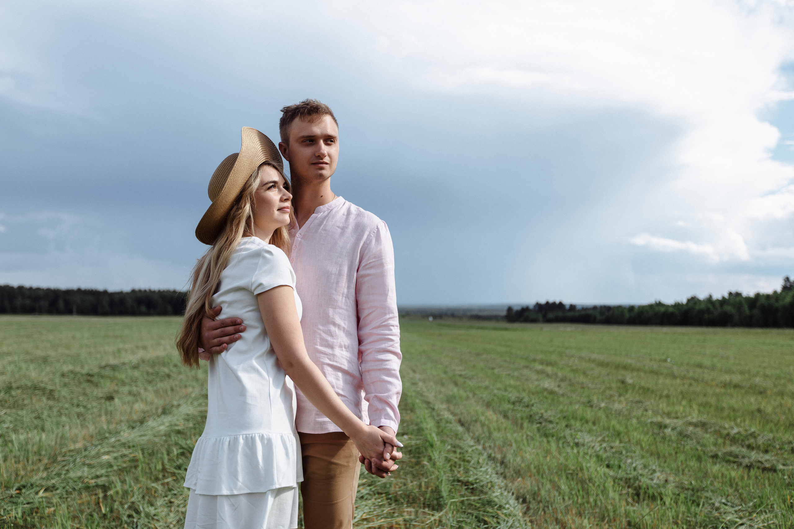 Поле. Свадебный и семейный фотограф в Твери, Москве, Санкт-Петербурге