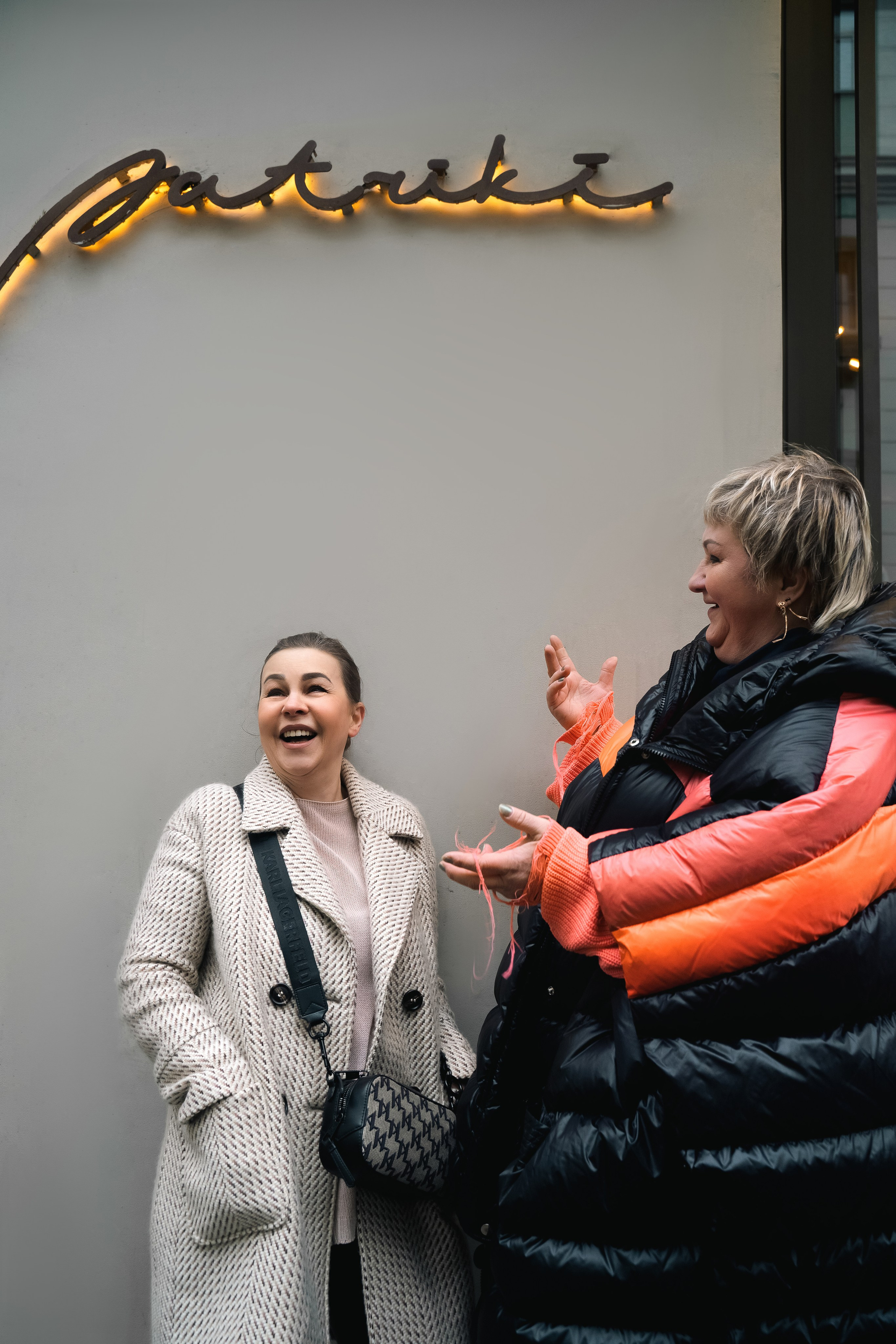 FRIENDS story Надежда + Ирина. Контент фотограф в Москве Кулич Настя