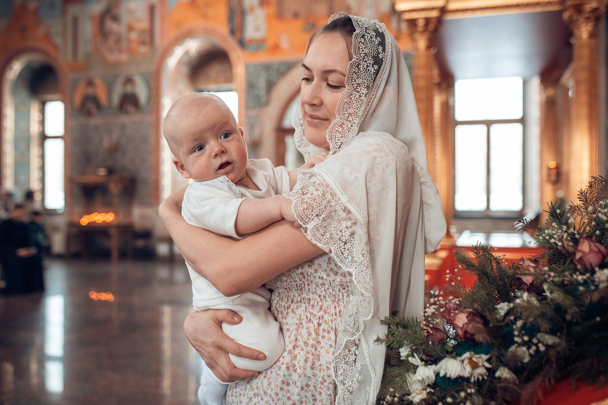 Крещение младенца Леонида в храме Георгия Всеволодовича. Екатерина Крапивина фотограф церковных Таинств в Нижний Новгороде