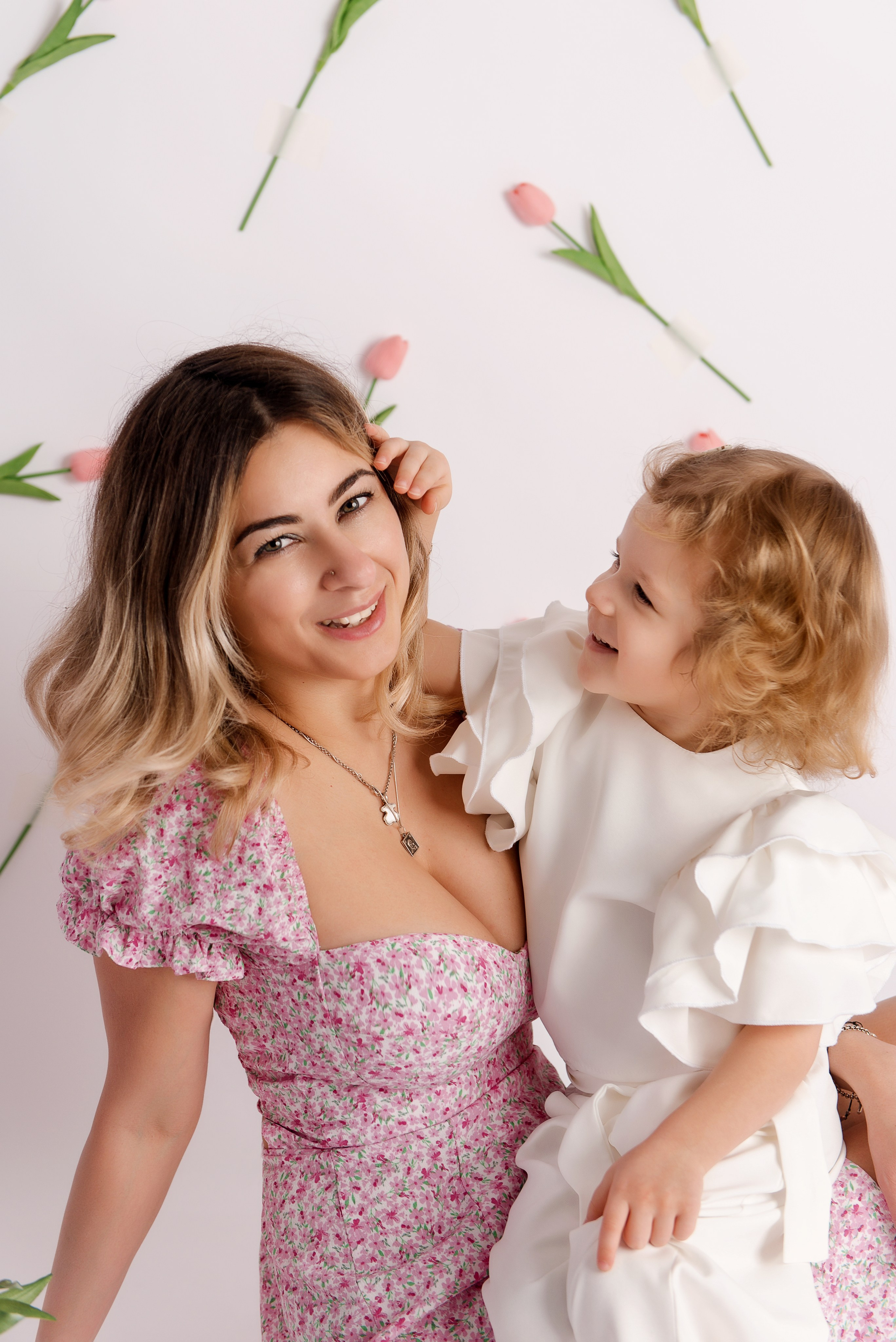 Съёмка с цветами Весенний проект. Детский фотограф в Долгопрудном и Москве