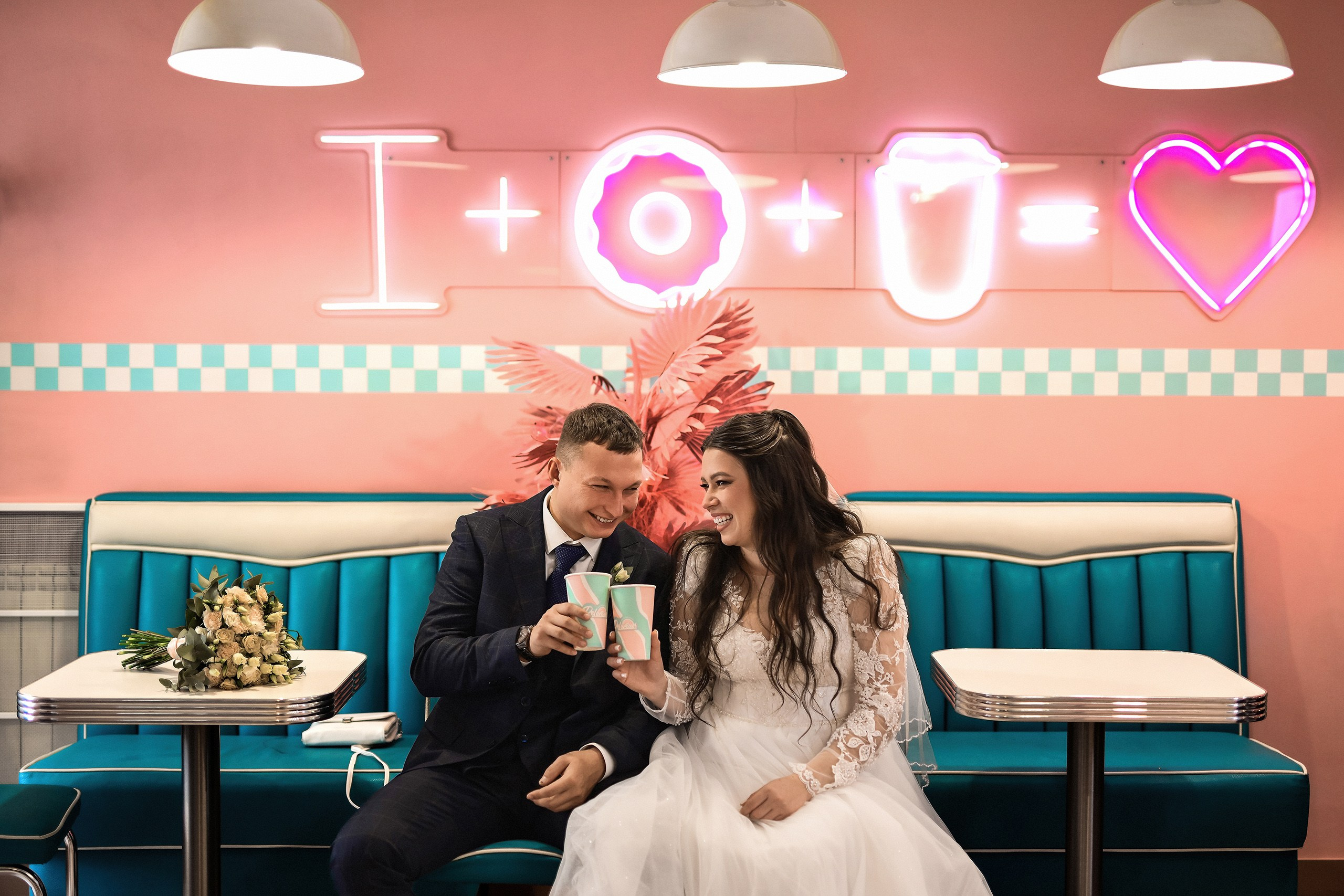 Зимняя свадьба: фотосессия невесты и жениха в студии и на улице. 📸 Свадебный и семейный фотограф в Красноярске Тихомиров Евгений | 17 лет опыта | 800+ свадеб