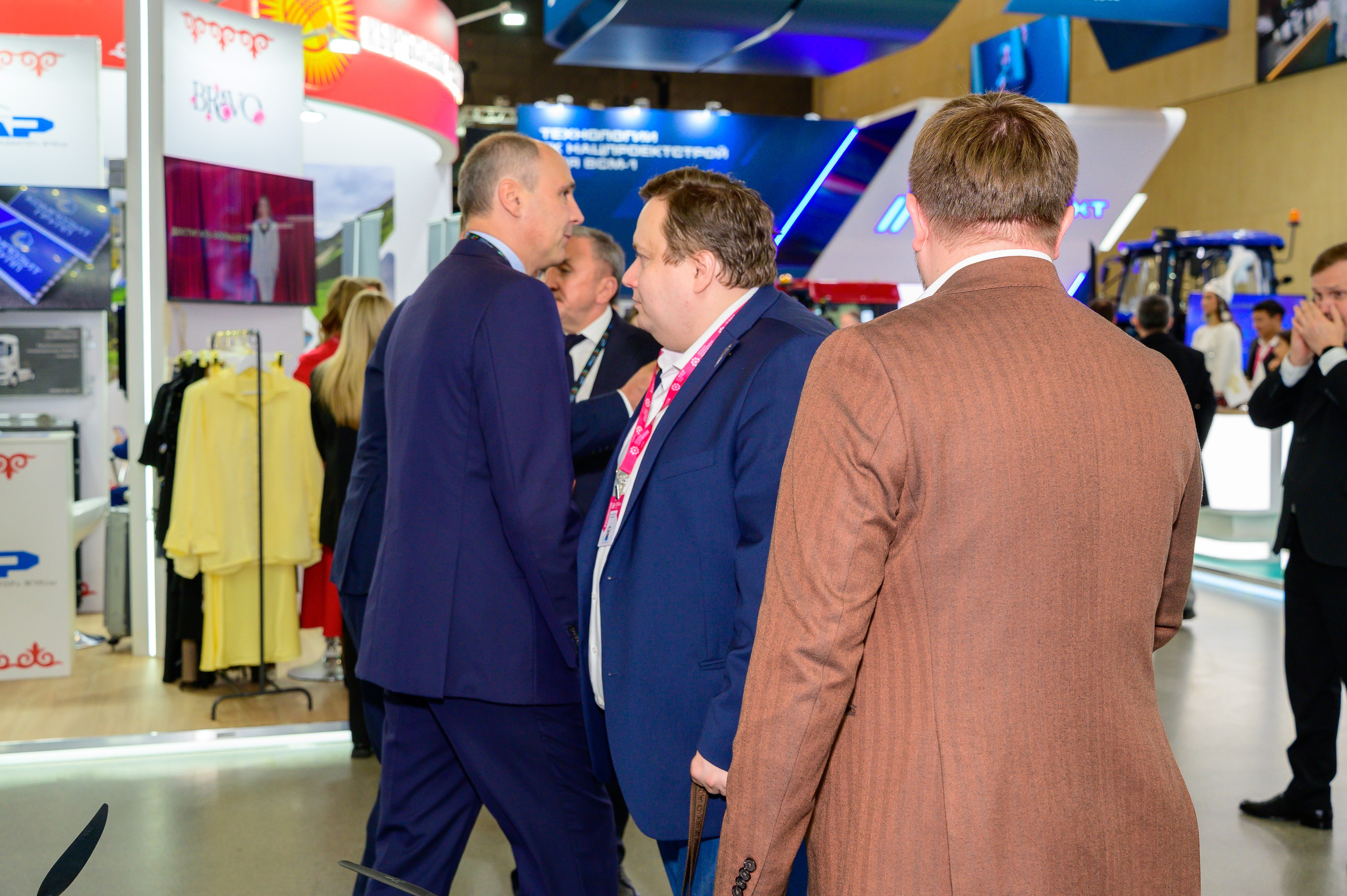 BigindustrialweekBelarus. Фотоуслуги, услуги фотографа, фотографирование важных событий