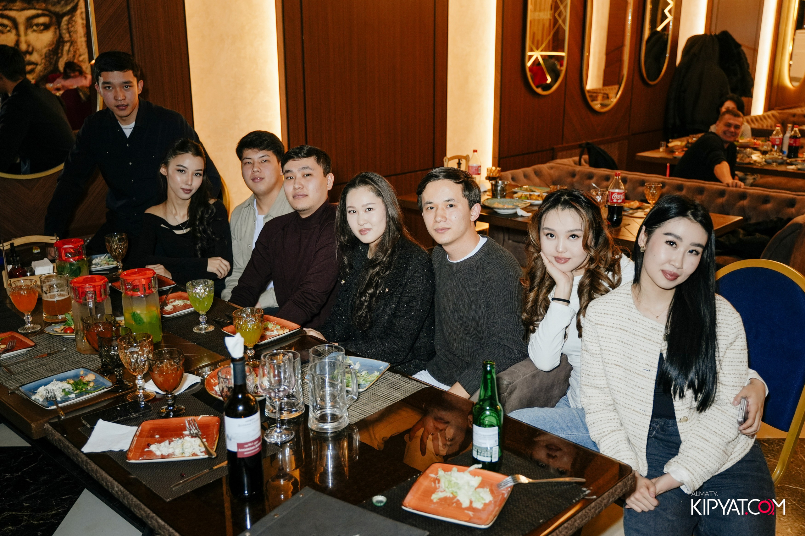 КАФЕ ЖАСМИН НА ЯССАУИ. КИПЯТКОМ АЛМАТЫ! Фотосъемка мероприятий в Алматы