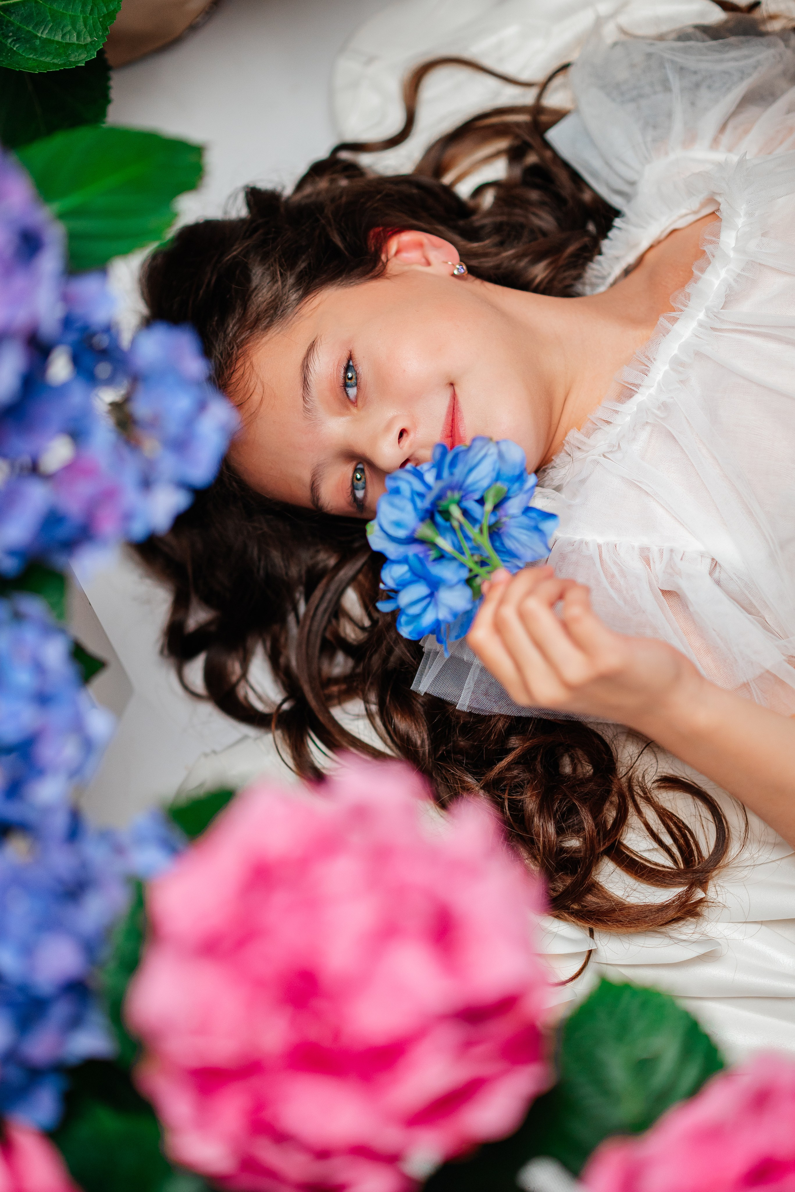 Вероника и гортензии. Семейный фотограф в Краснодаре