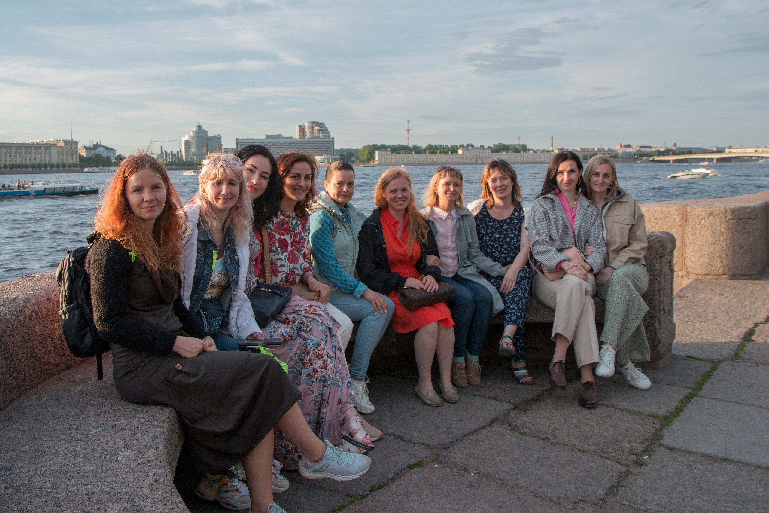 Встречи клуба счастливых женщин «Любить и быть Любимой». Репортажный и портретный фотограф в Москве Саханцева Анна