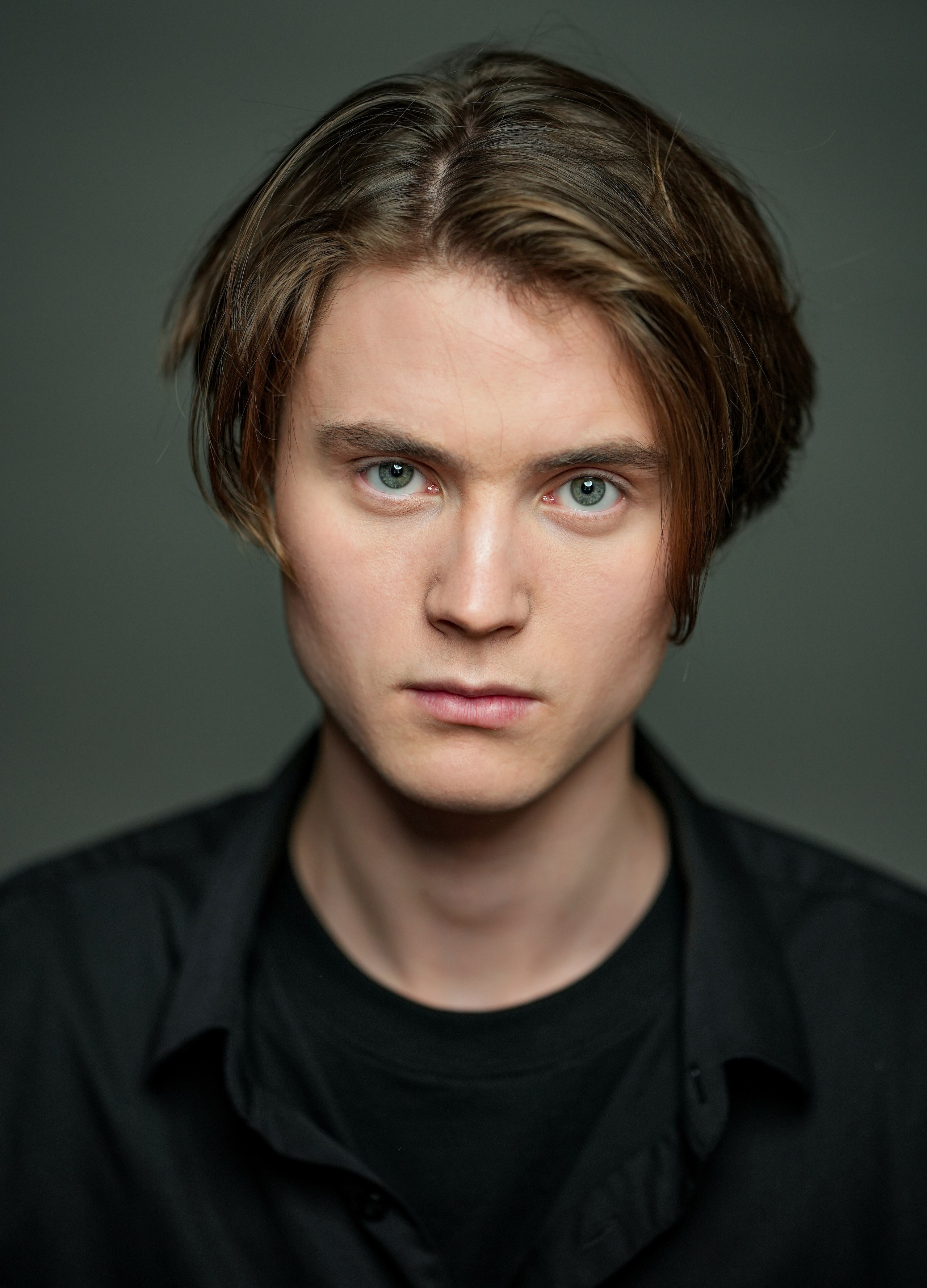 Актер Артем Литвинов. Портретная съемка в Москве, студийный фотограф Игорь Фомин