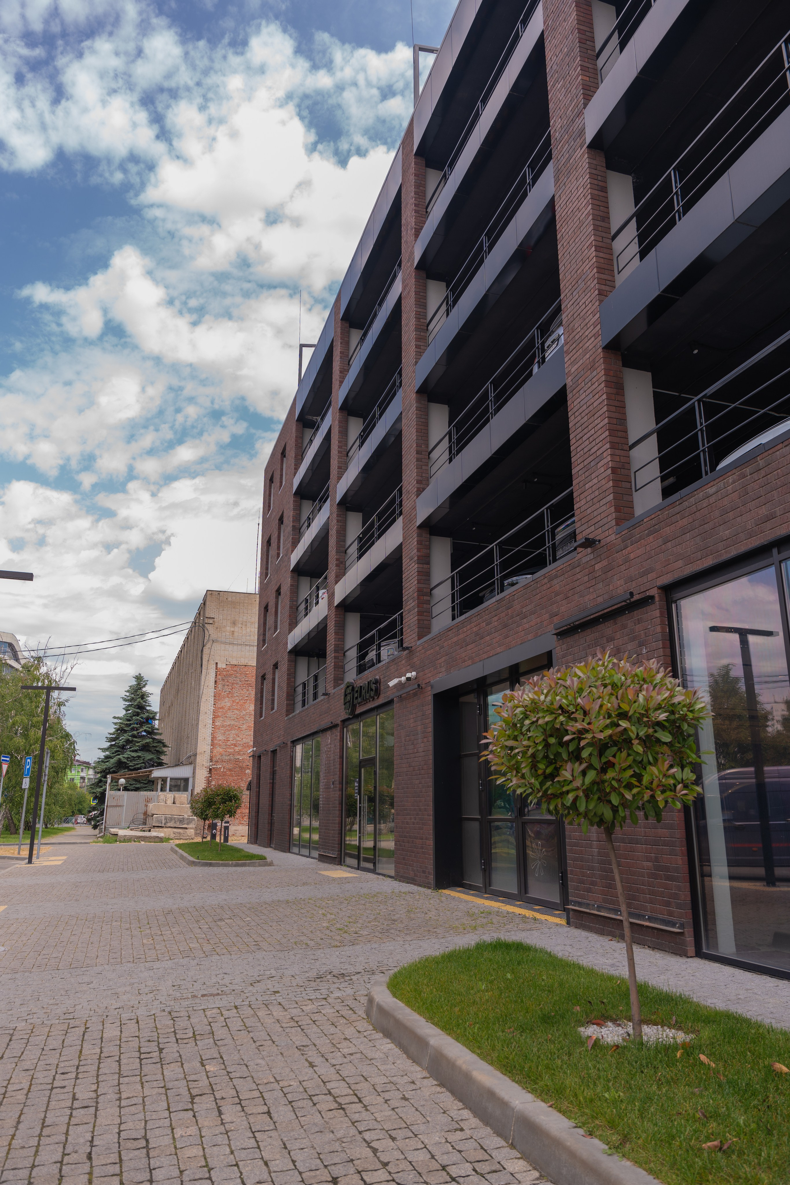 Интерьерная фотосъемка автосалона Elrus в Краснодаре. Zeekr, LiXiang Профессиональная фотосъемка интерьера премиум-автосалона в Краснодаре. Шедевры для Вас! Фотограф и Видеограф в Краснодаре Пахиев Руслан