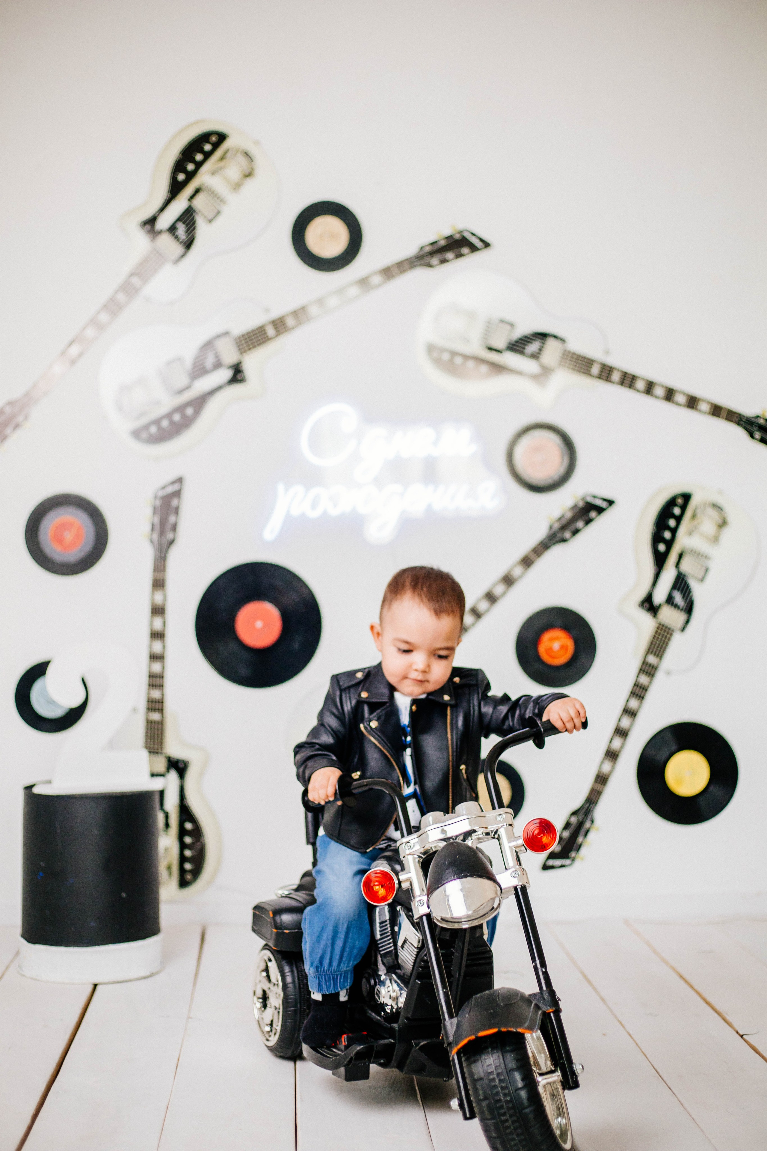 Лев с семьей. Рыжова Тамара