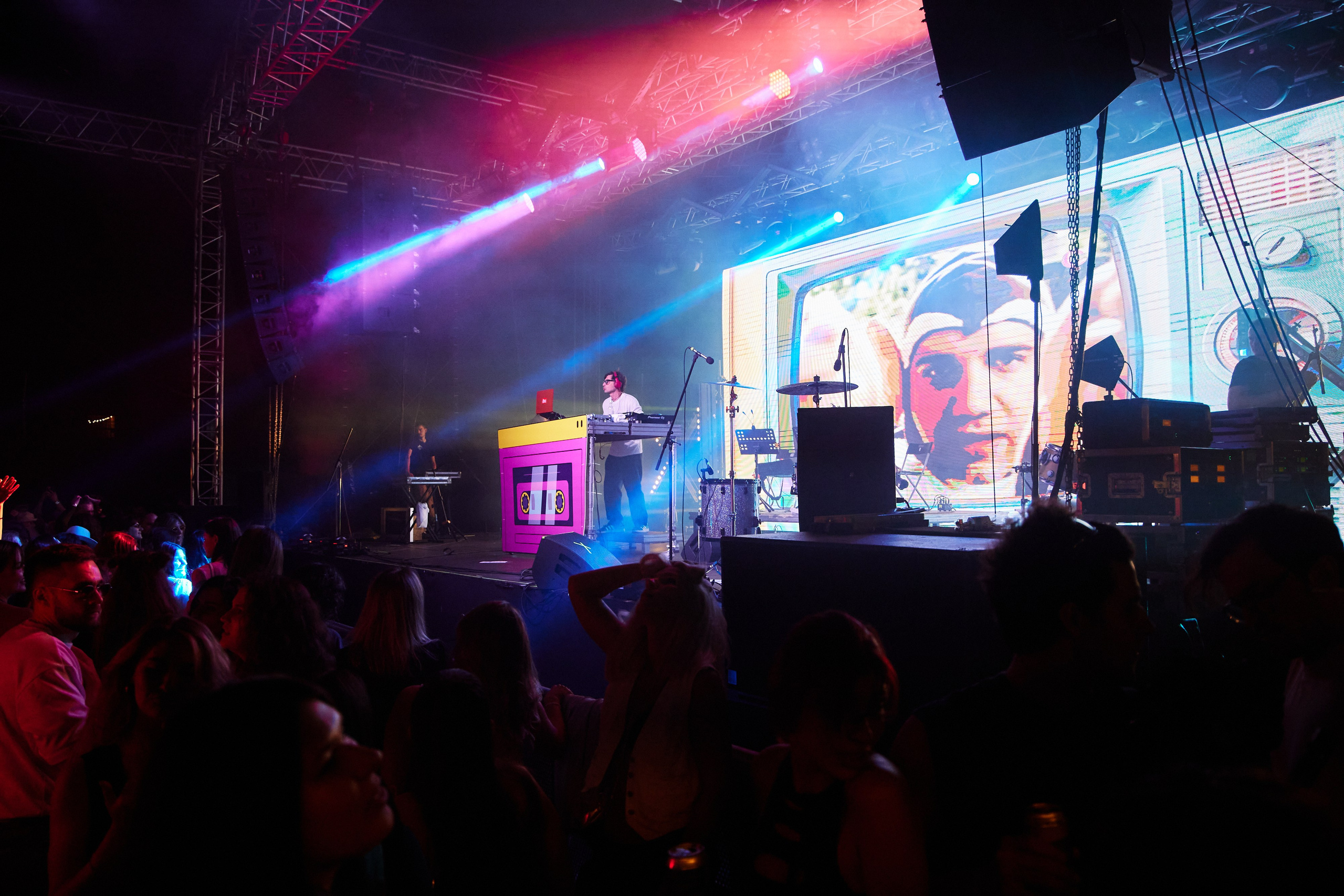 Cava MTV Hits. Reportage photographer Vlad Shishkin