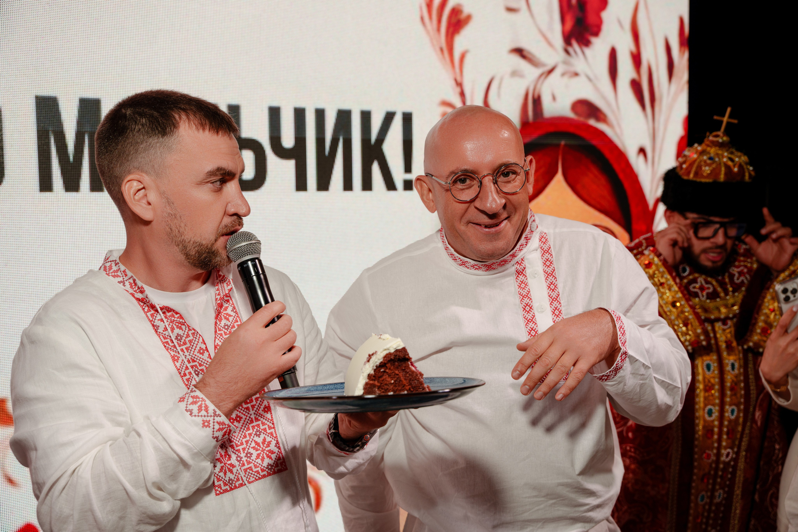 Репортажный фотограф на гендер пати в славянском стиле в Москве. Репортажный фотограф Москва Сергей Дружинин