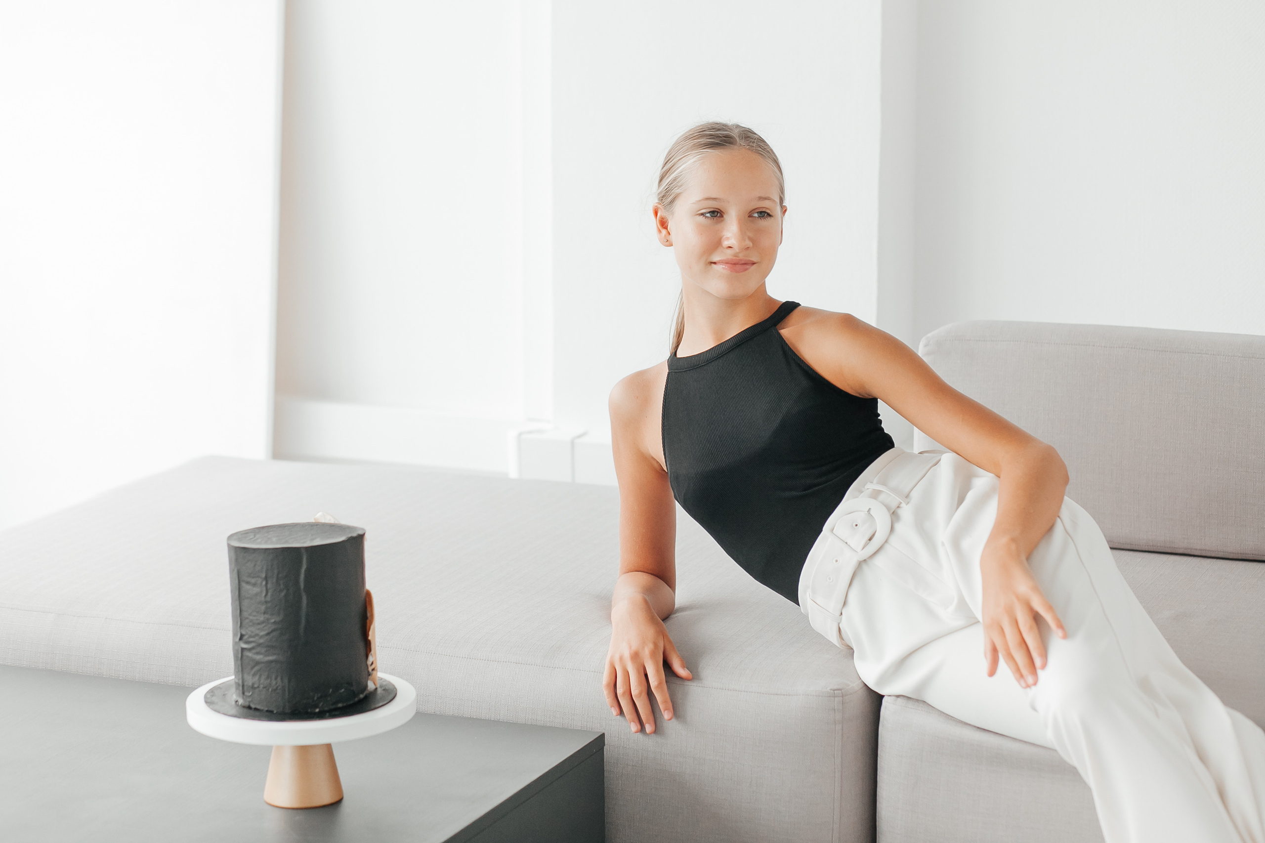 София. Стиль и лаконичность в студийной съёмке. Семейный фотограф, свадебный фотограф, женский портрет в Санкт-Петербу