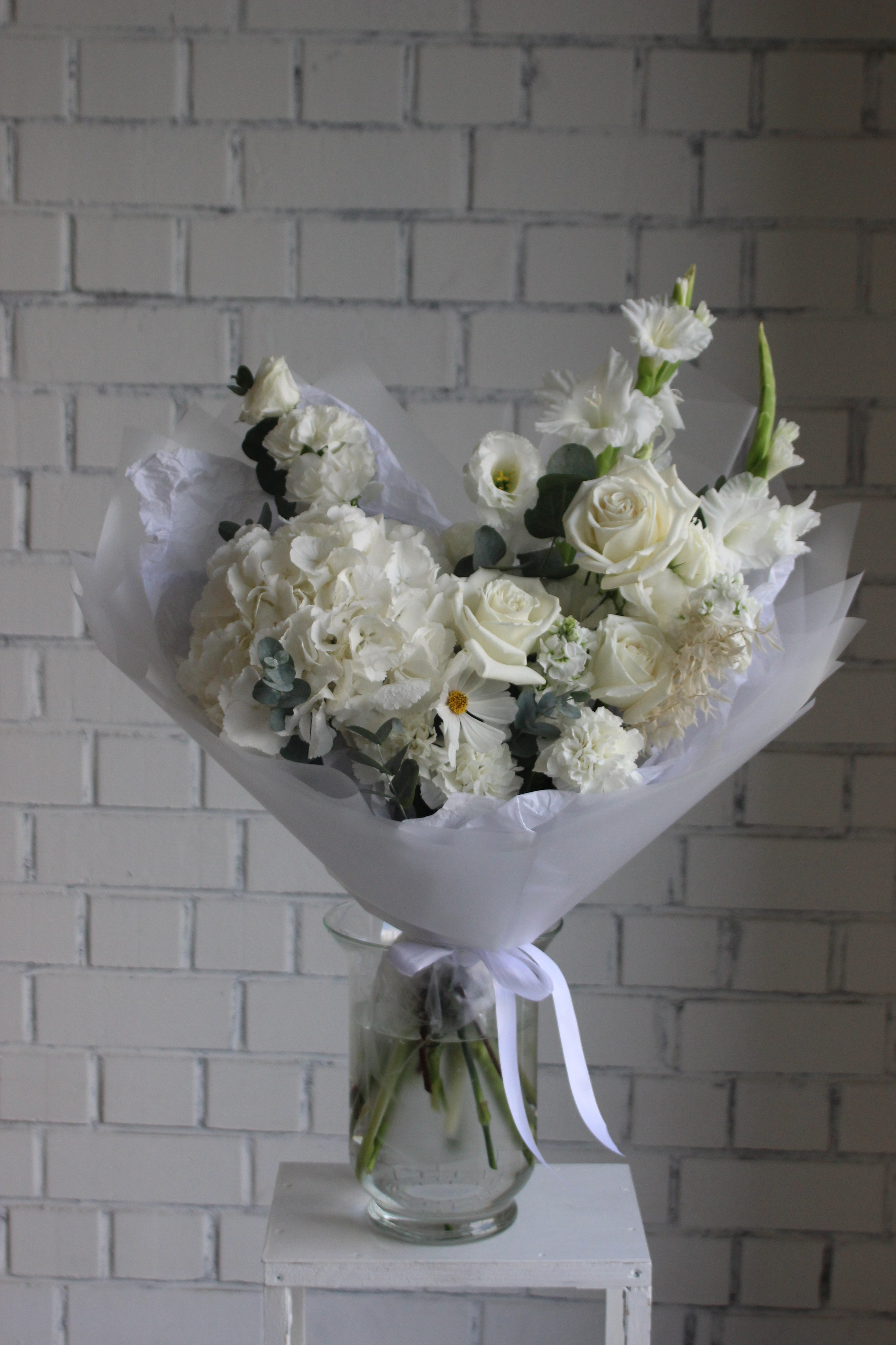 Бело-зеленая. Арт Букет- цветочный дом в Челябинске и Ревде