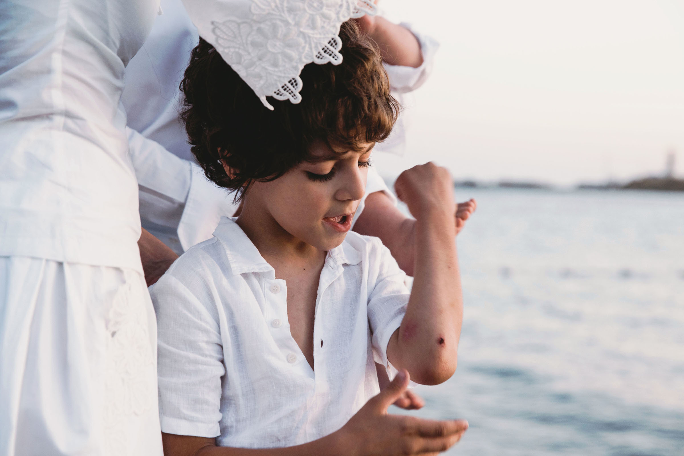 Звук бегущих ног // Карен_Рузанна_Давид_Арам. Фотограф Алутера Ирина