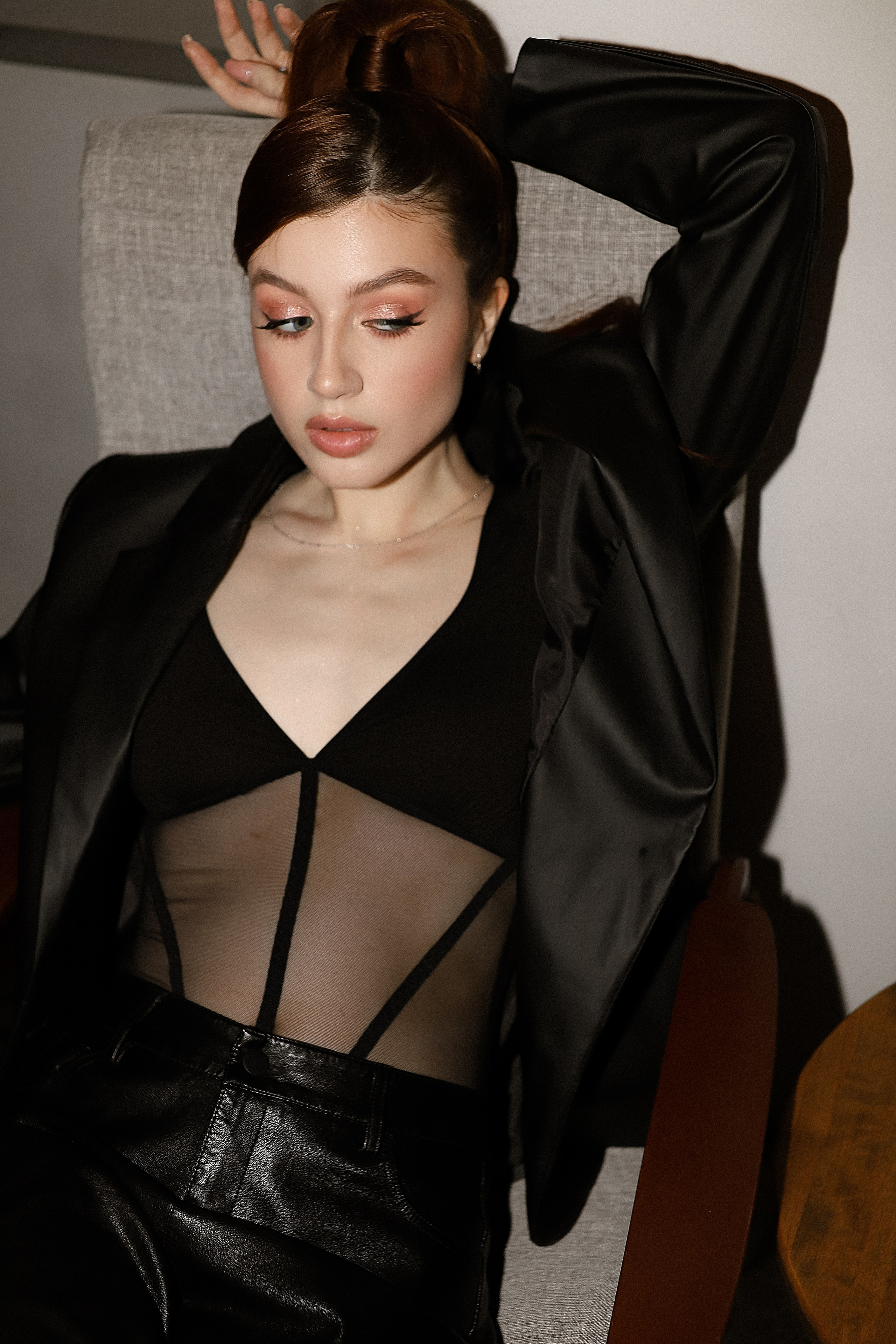 Софи, съемка в кофейне