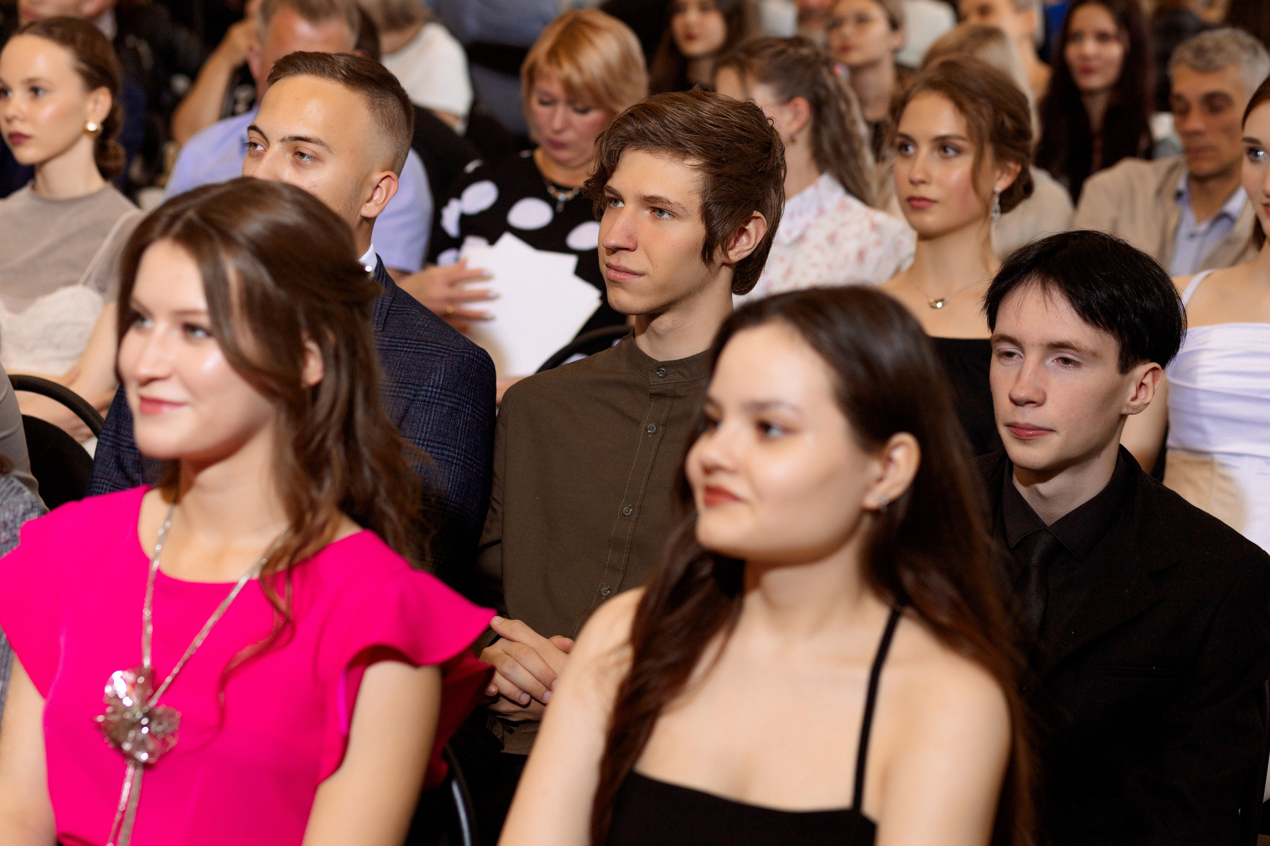 ВРУЧЕНИЕ АТТЕСТАТОВ: Пример. Все фото. Профессиональный фотограф в Ижевске Леша Петров