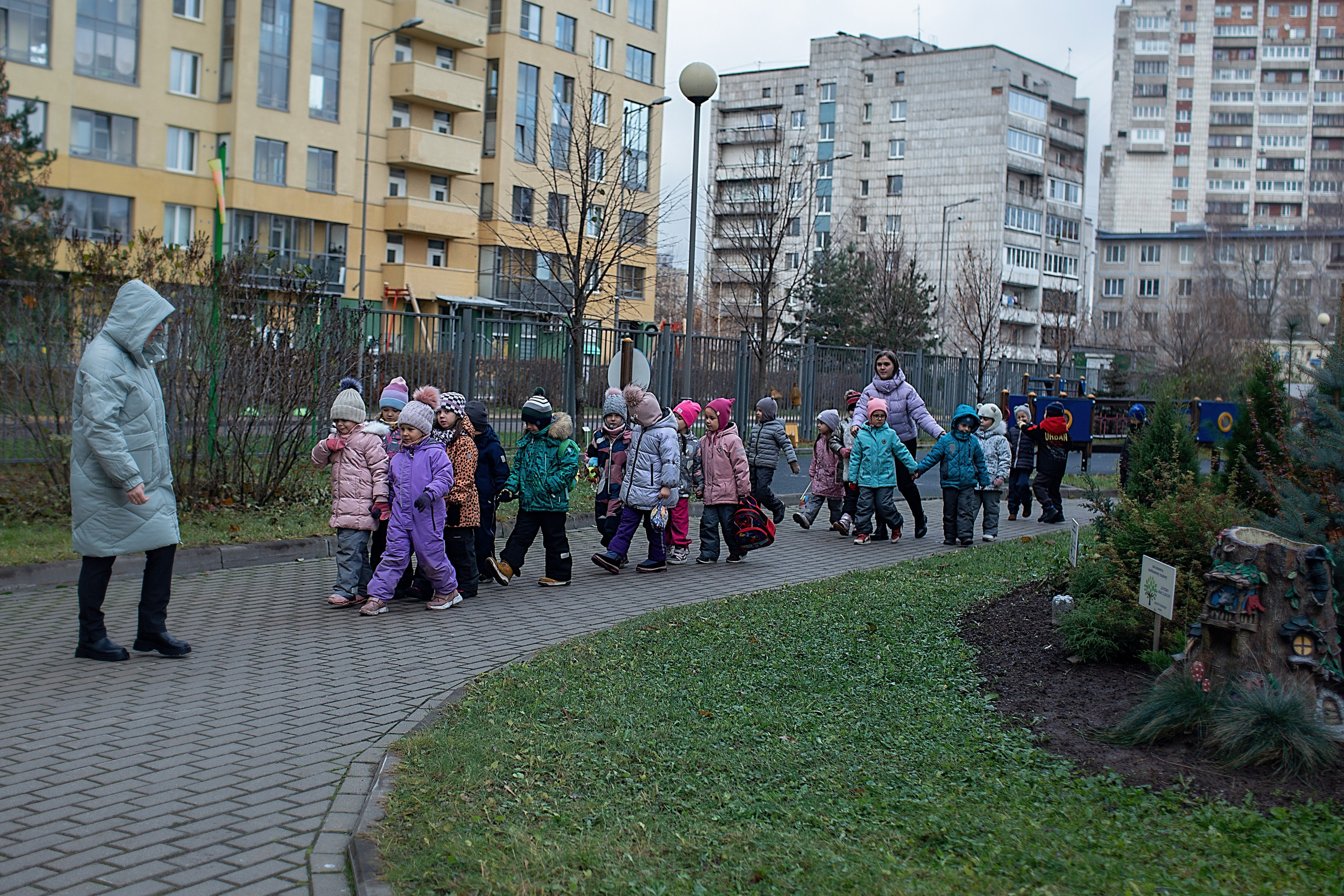 День в саду_ноябрь 2024. Семейный фотограф в Санкт-Петербурге