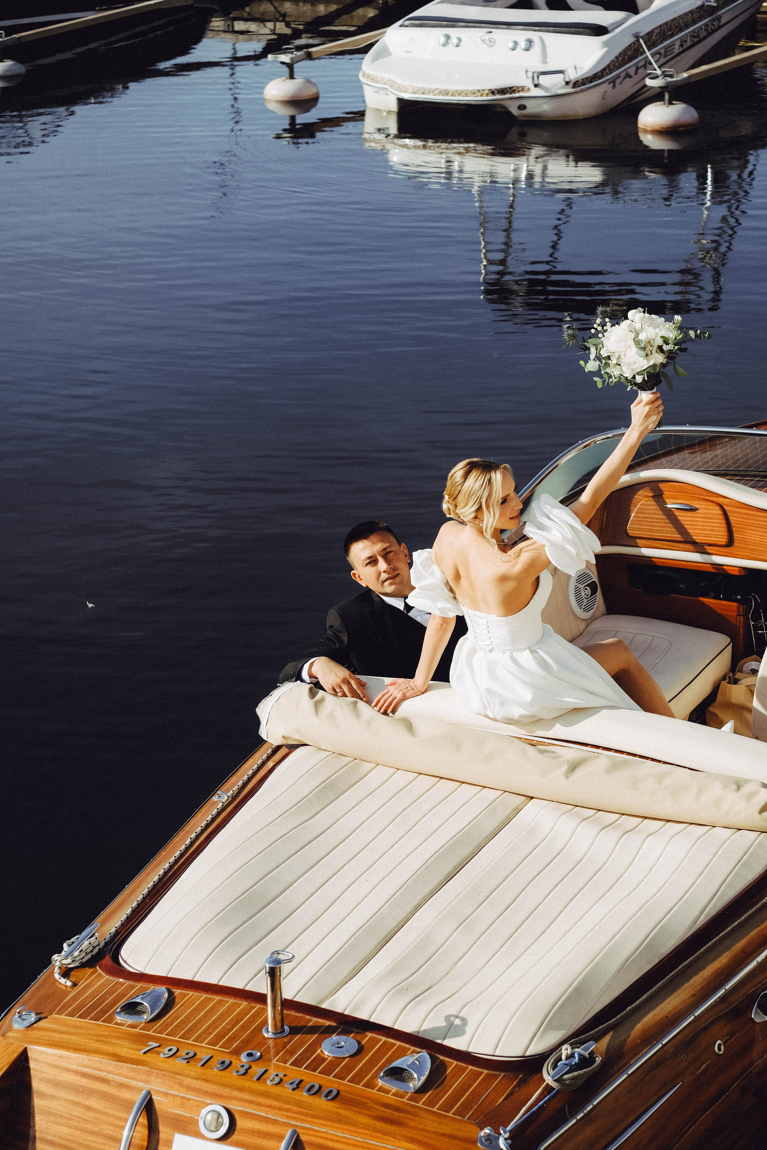 СВАДЕБГНАЯ ПРОГУЛКА ПО КАНАЛ САНКТ-ПЕТЕРБУРГА НА КАТЕРЕ. Профессиональный фотограф, Санкт-Петербург — Виктория Богомолова