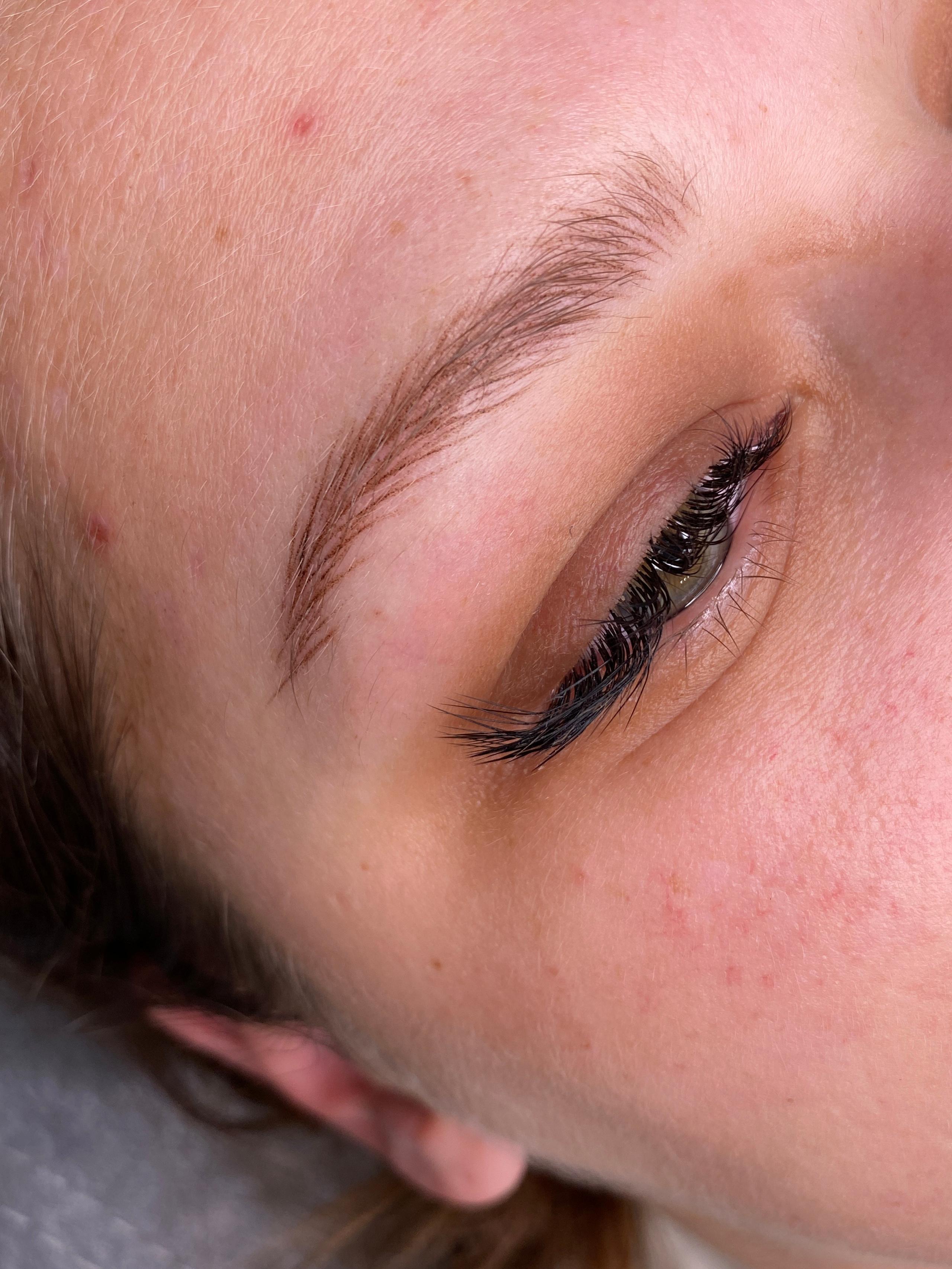 Онлайн обучение волосковой технике гиперреализм. Студия перманентного макияжа, косметологии и массажа SYMMETRY в Москве, м. Киевская