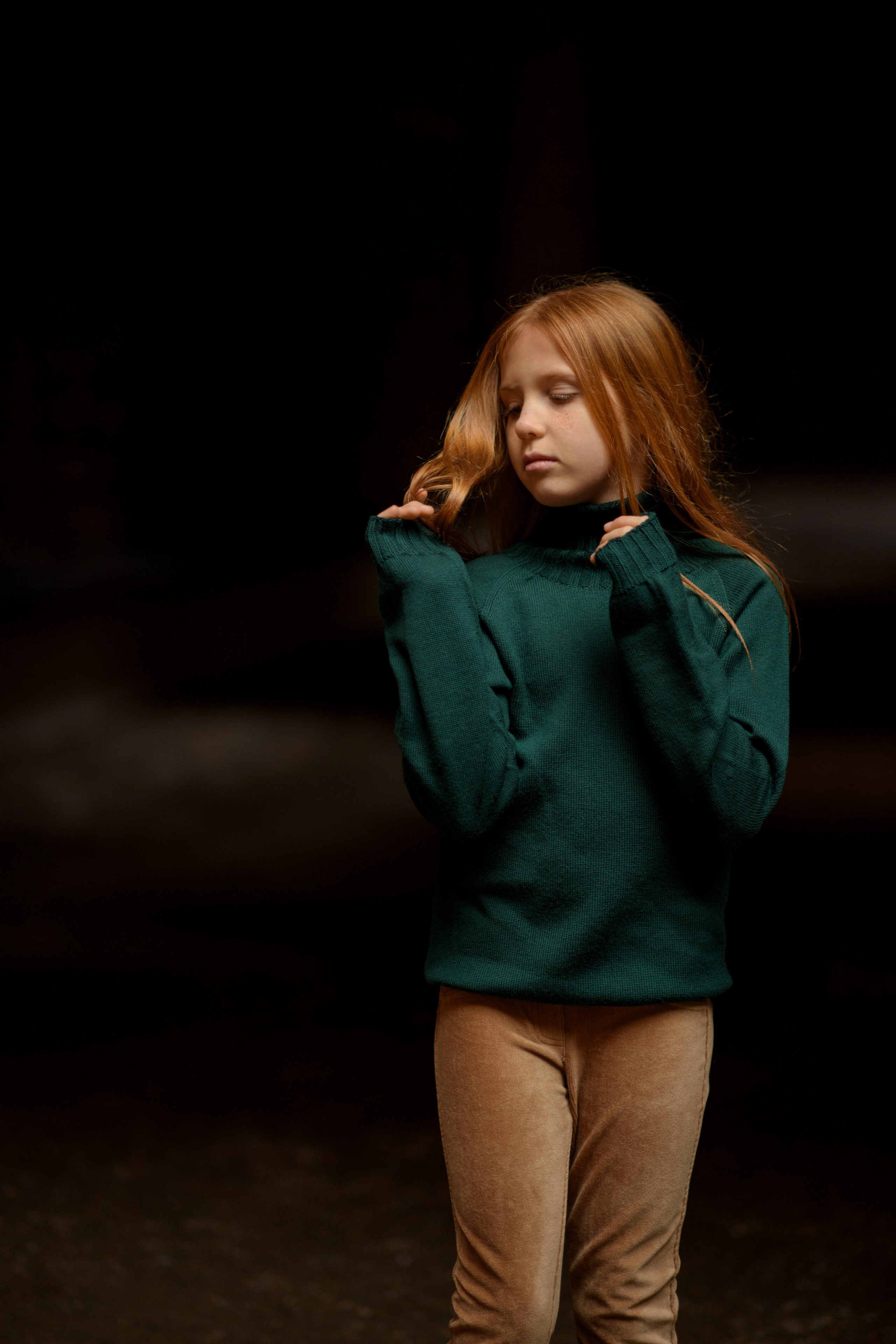 Фотосессия рыжей девочки-подростка в Коломенском. Главная