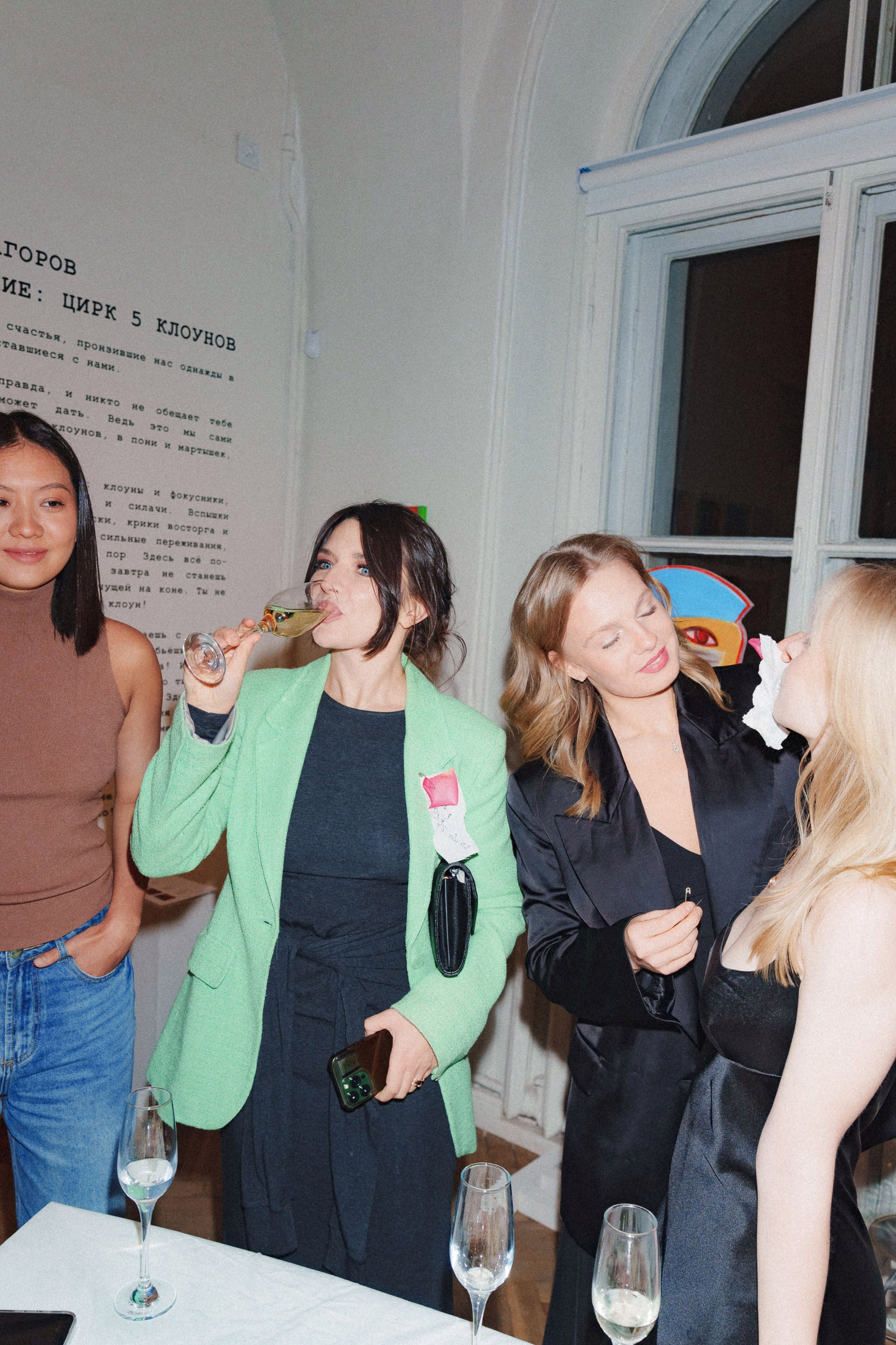 NASTYA CHELSEA Birthday in the gallery EGGZ. Андрей Цветков — репортажный, свадебный и портретный фотограф в Санкт-Петербурге