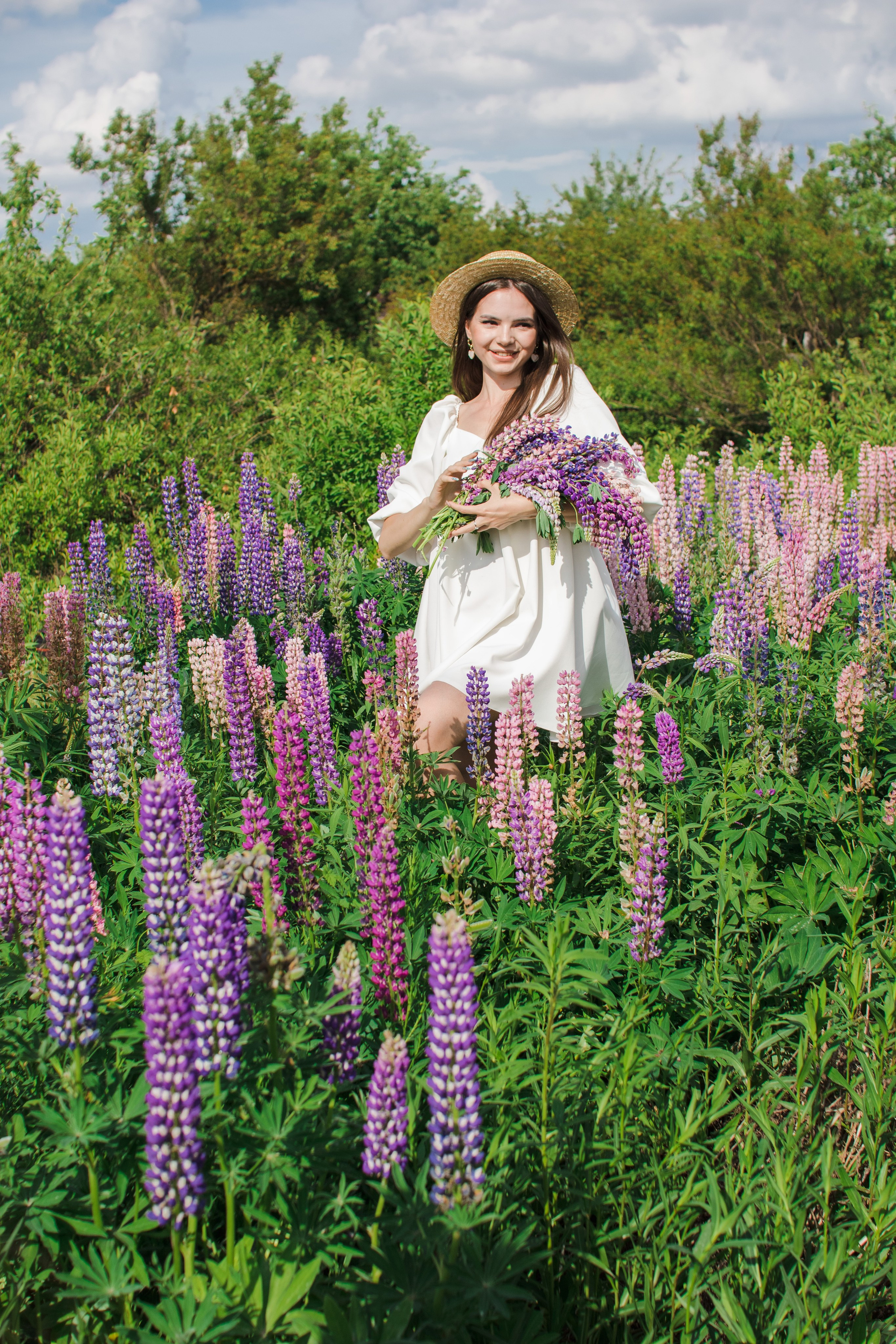 Девушках в люпинах