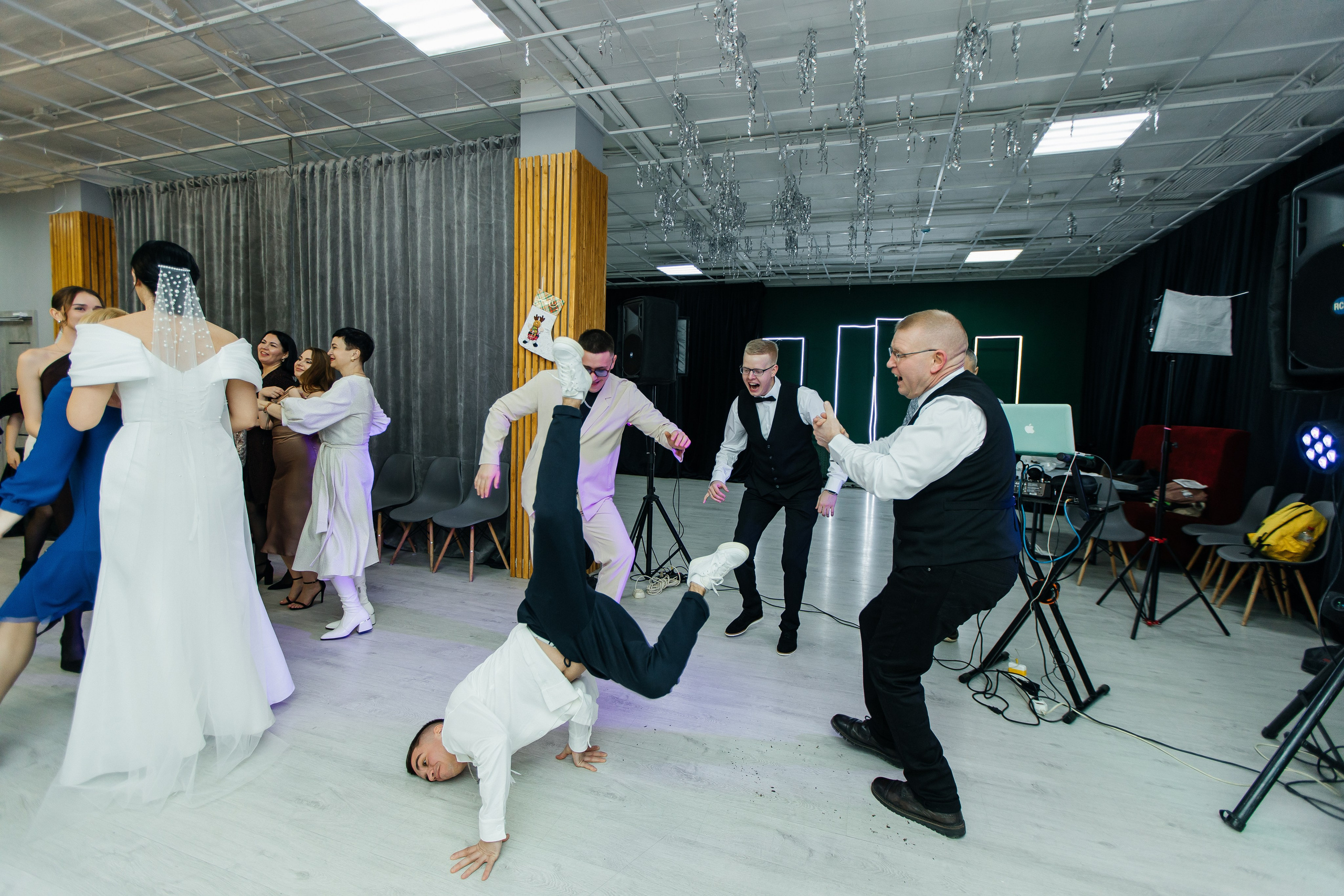 Студия, ЗАГС и банкет. Свадебный и семейный фотограф Ростова-на-Дону Ирина Бондарева