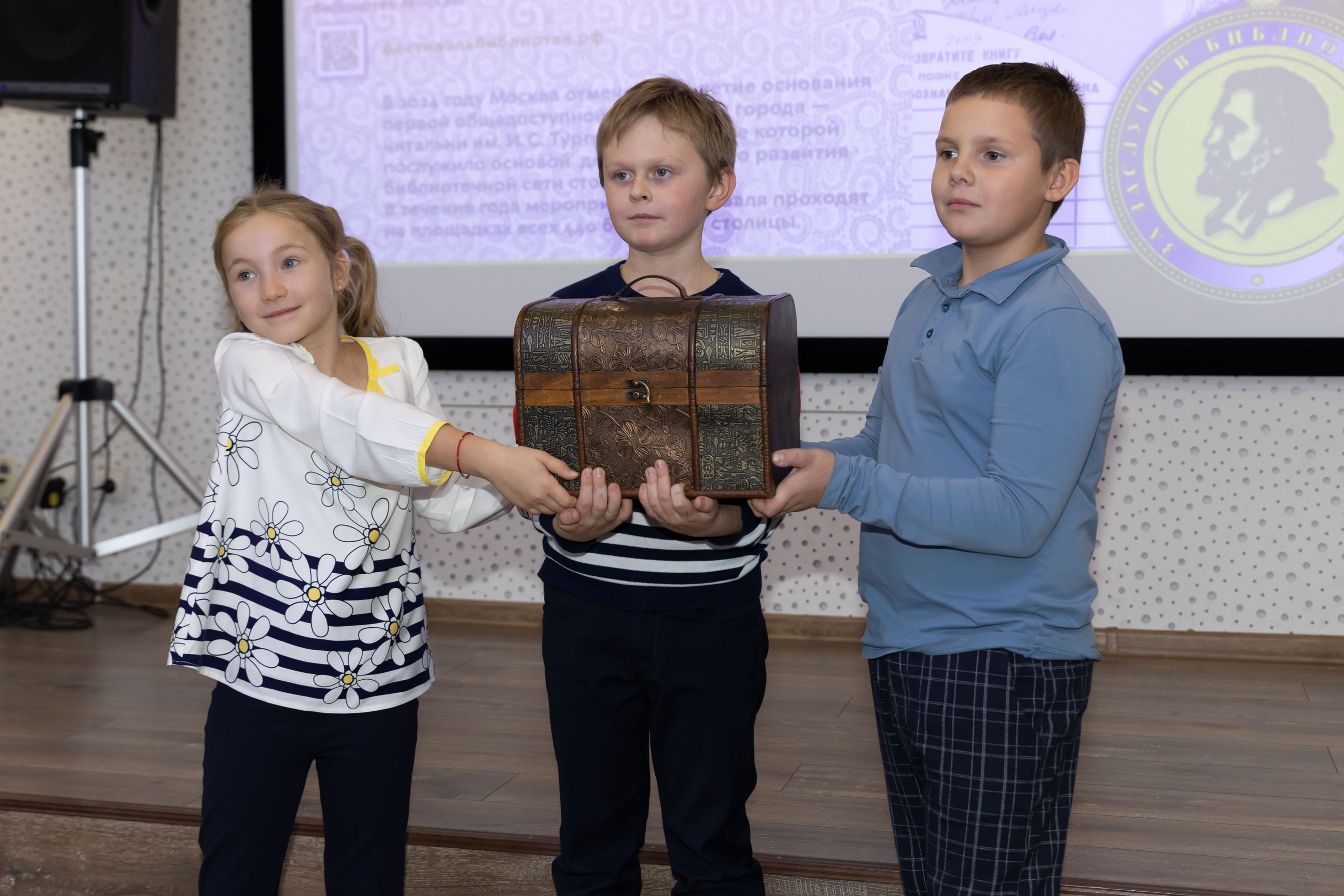 Экскурсии с классом. Школьный и детсадовский фотограф Москва. Детский фотограф