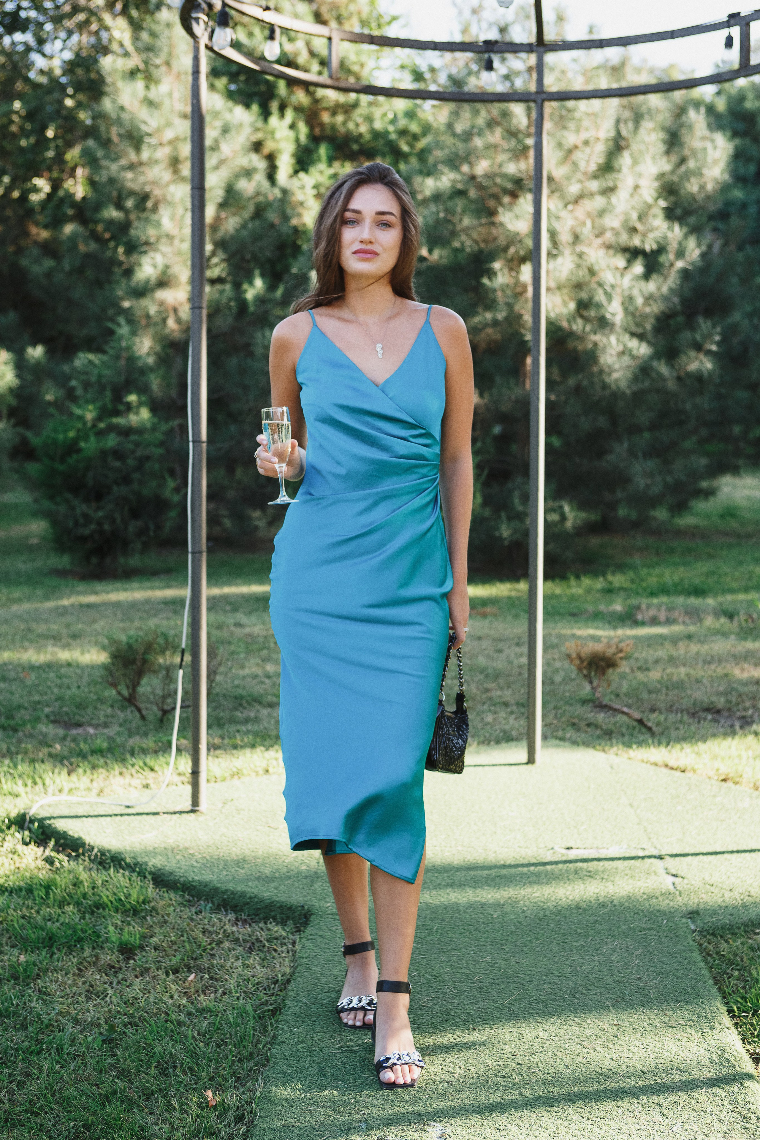 Фотограф в Таганроге летняя свадьба: Романтическая свадебная прогулка. Свадебный и семейный фотограф в Таганроге Бакарюк Антон