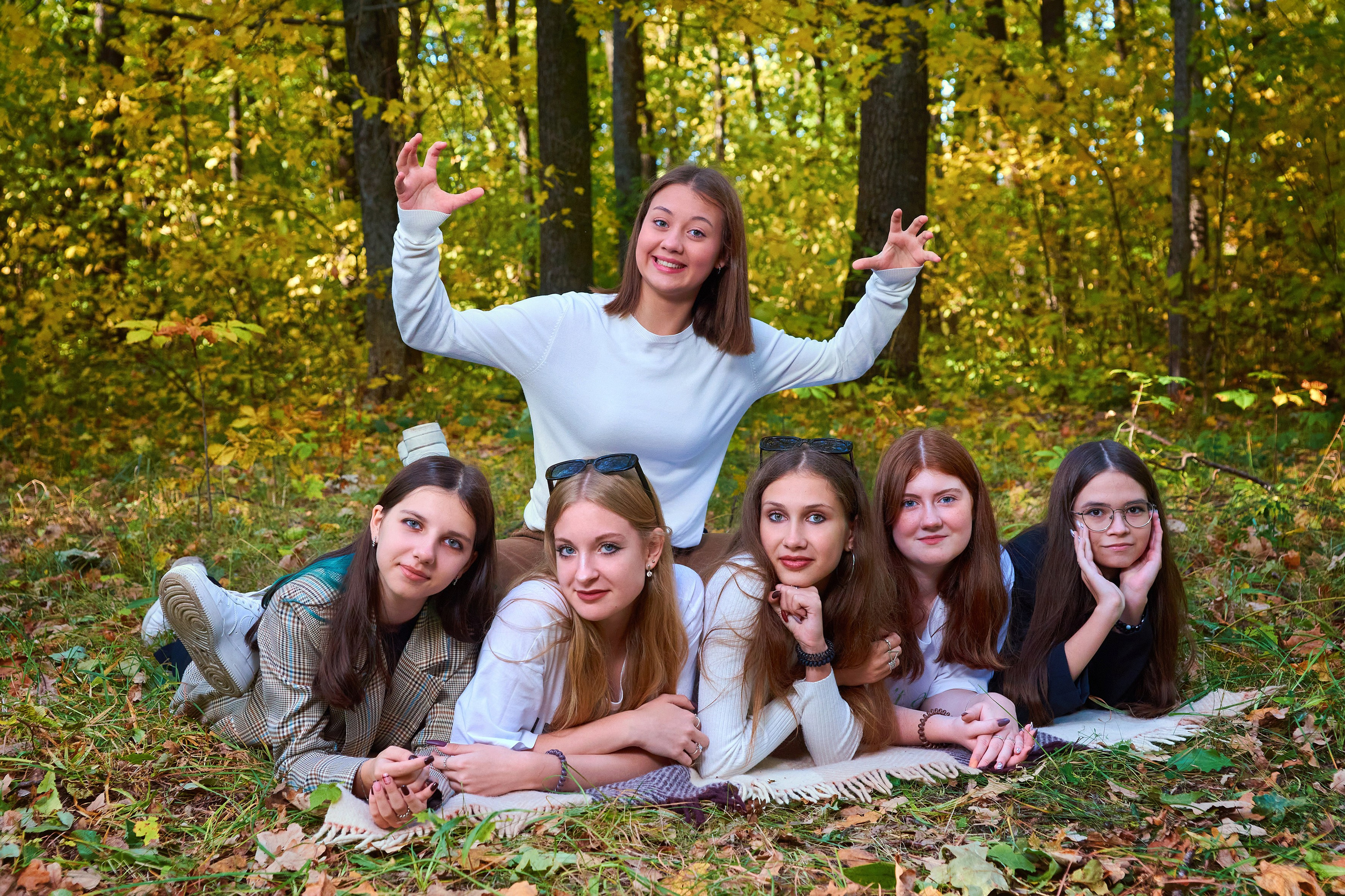 Осень в лесу. 9 класс. 2023. Childrenfoto.ru