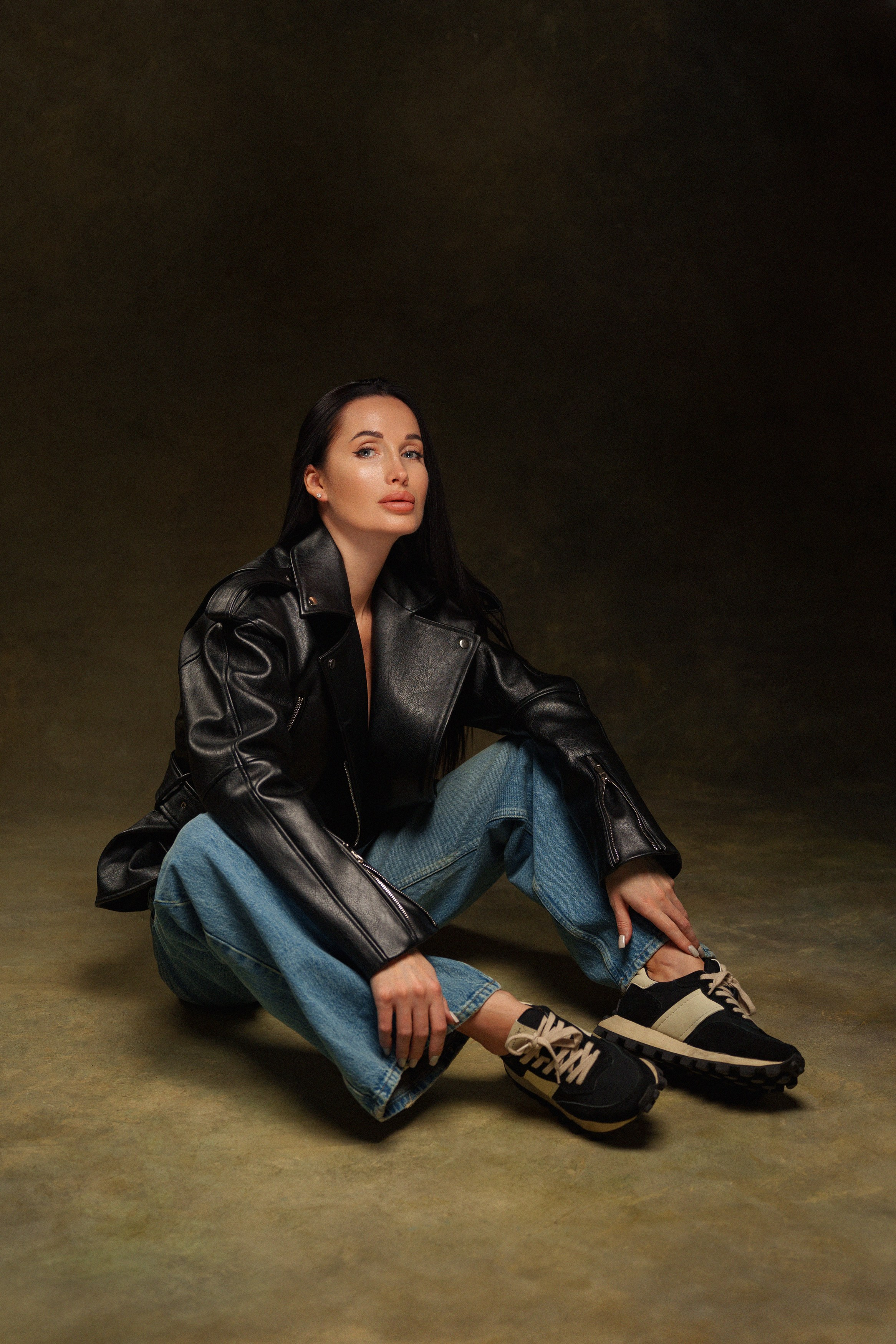 Портрет в студии, контент для блога, экспертная фотосессия | женский портрет | фотосессия в студии | фото контент для блога | экспертный блог визуал | контент инстаграм | экспертная съемка | контент фотосессия | личный блог визуал | личный бренд визуал | контент фотосессия | идеи фотосессии для контента | фото для блога | женский экспертный блог | фотосессия для личного бренда | бренд съемка