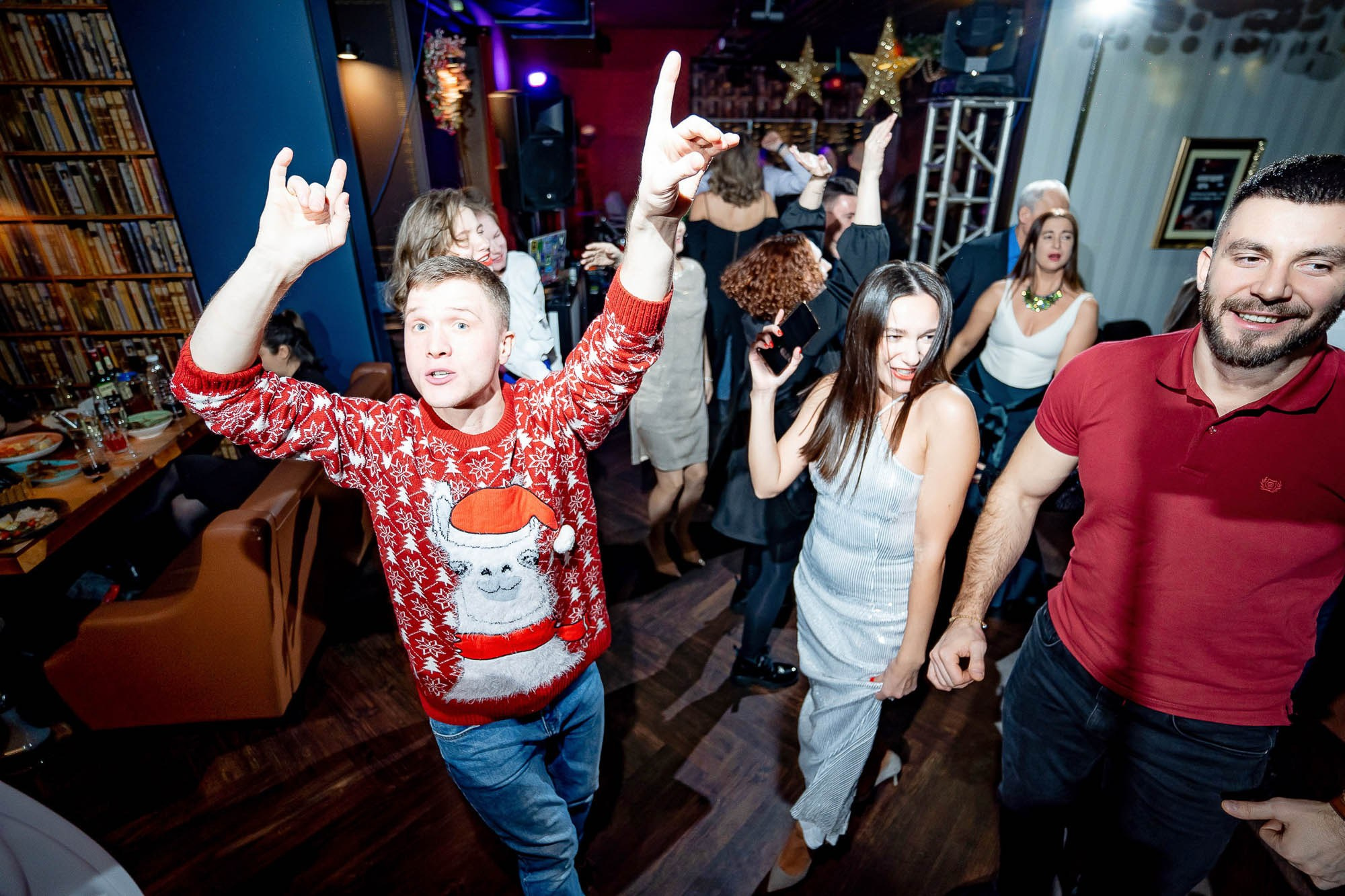 Новый год 2024 в Peoples. Сергей Кошкин. Репортажная и ивент-фотография в Сургуте