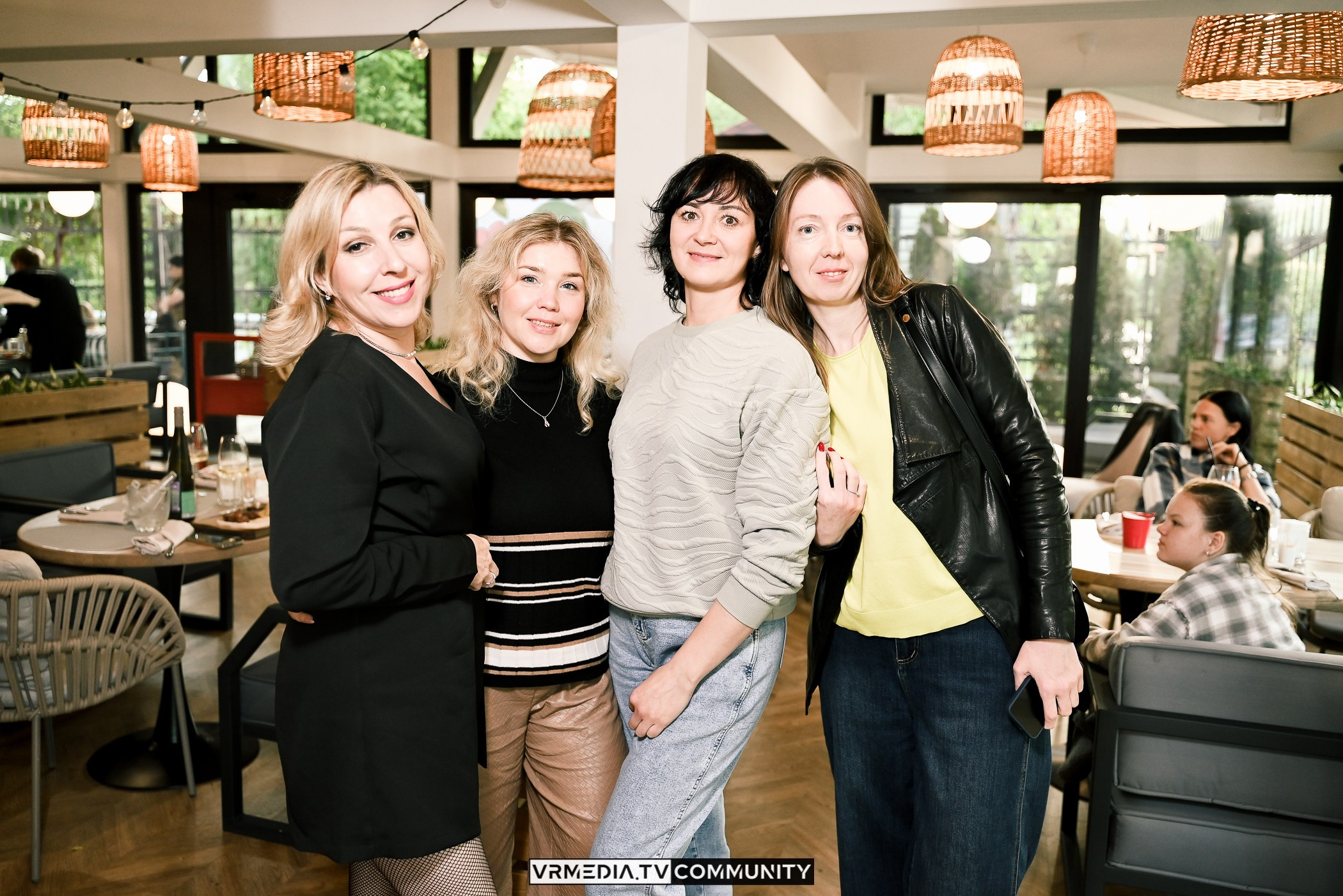 Ресторан «Volna»: Открытия летней веранды «Хочу на дачу»