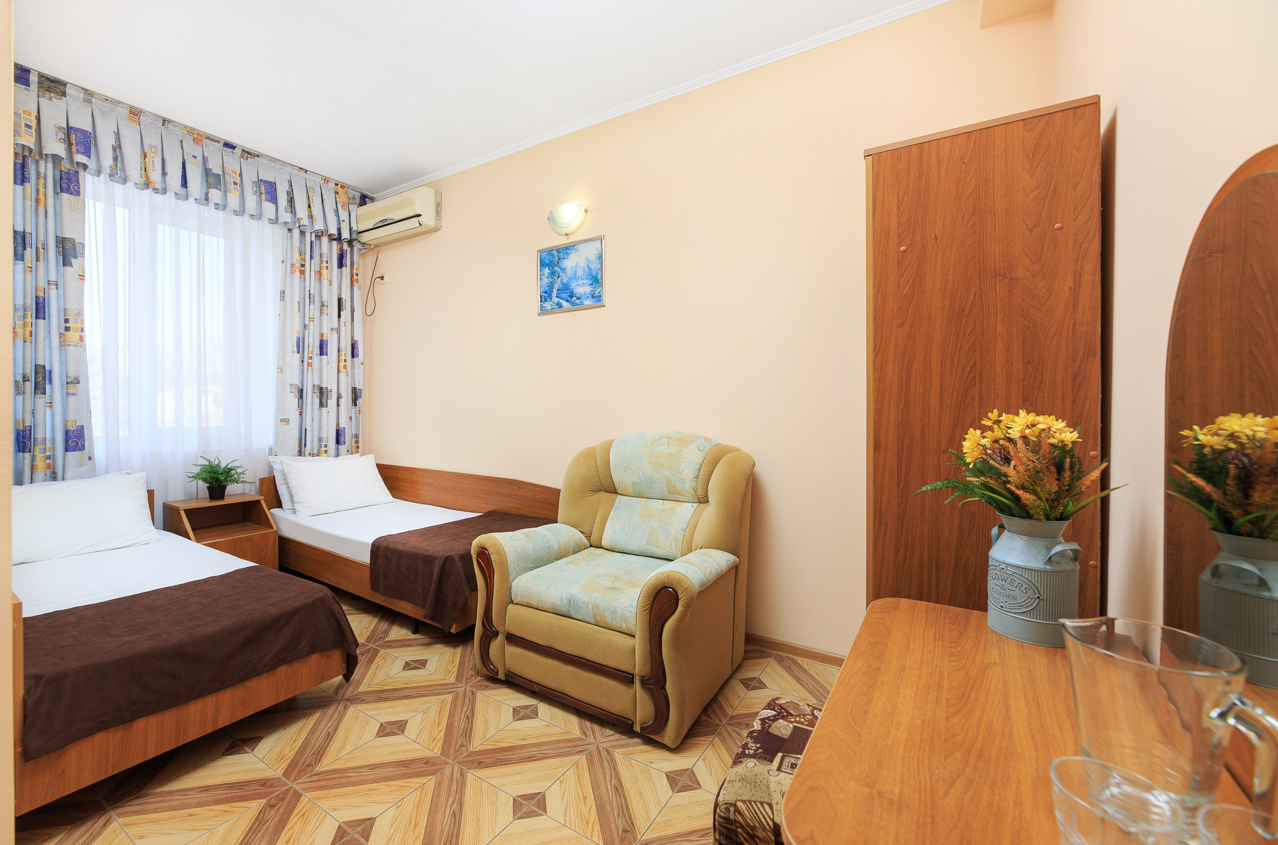 Фотосъёмка номеров с дополнительным освещением. Профессиональная фотосъёмка интерьеров, предметная фотосессия еды для меню г. Анапа