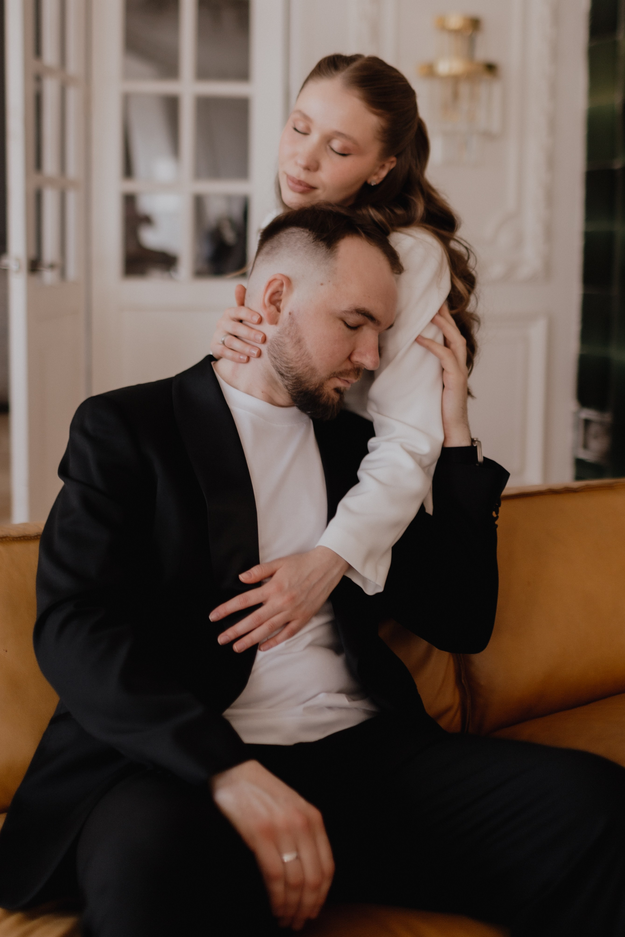 простые и эстетичные фотографии на свадьбу моментальная фотография свадебная фотосессия в фотостудии камерная свадьба букет невесты детали  парная фотография фотограф никитенко анастасия artsnastas 