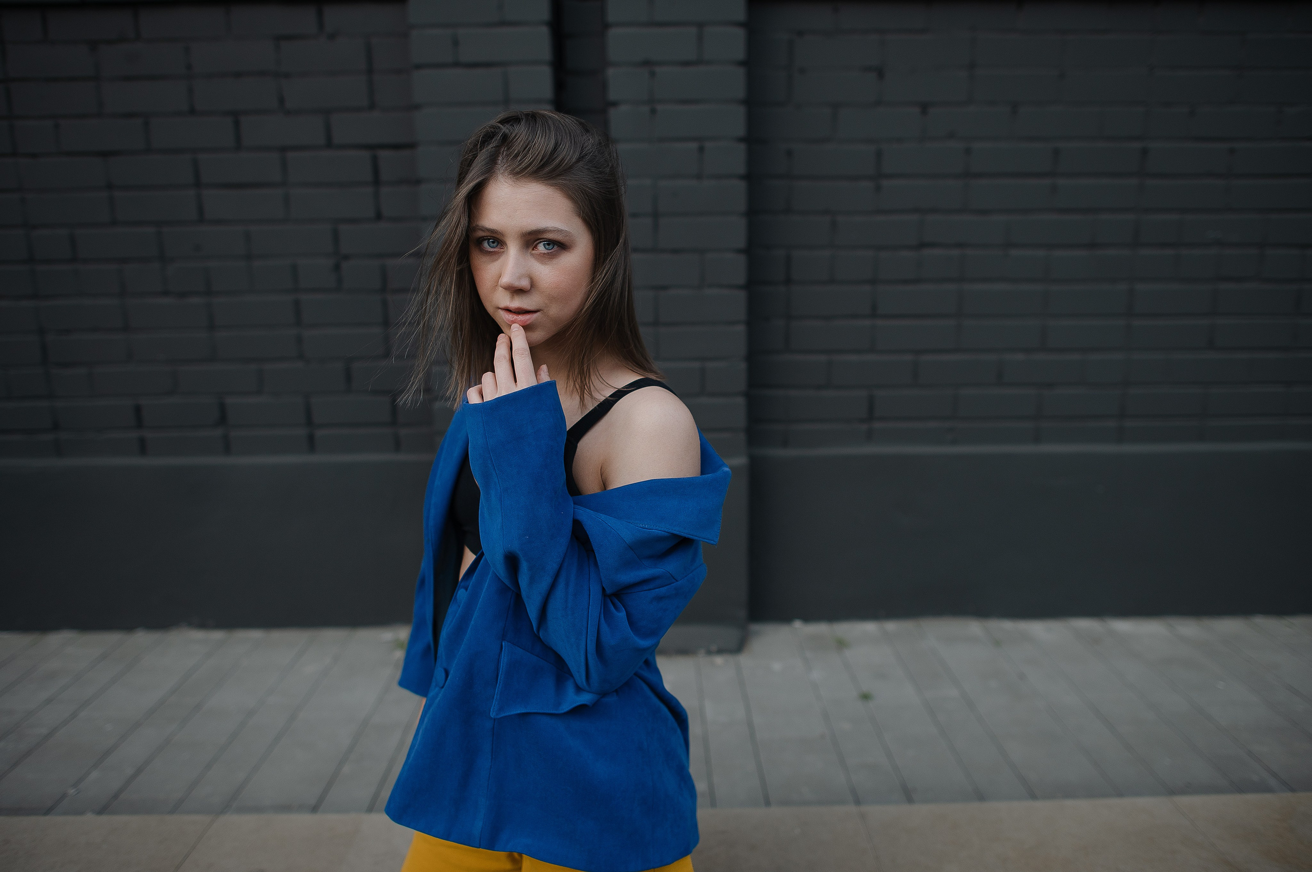 Екатерина, выпускница ЯГТИ имени Фирса Шишигина. Портретная прогулка по городу. Свадебный фотограф в Ярославле Денис Медоваров