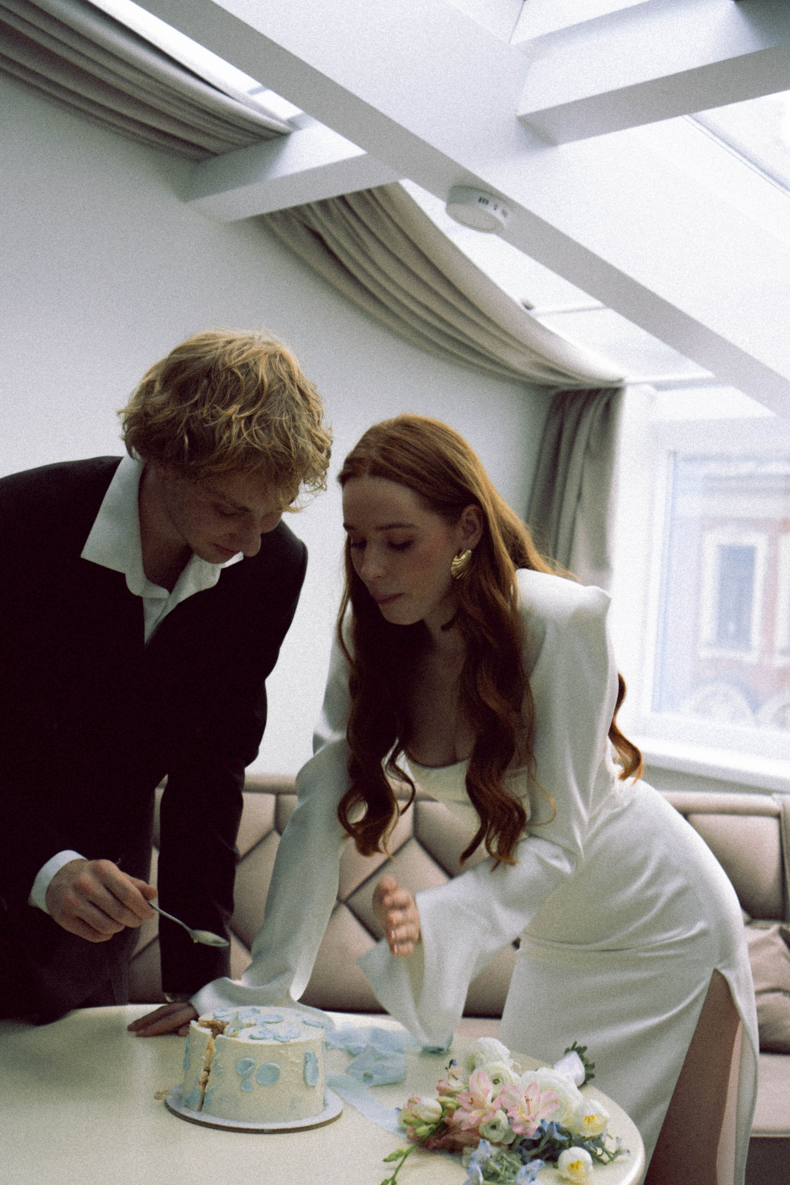 СВАДЕБНАЯ СЬЕМКА В ОТЕЛЕ. СБОРЫ ЖЕНИХА И НЕВЕСТЫ И ТАКЖЕ ТОР И ПОДГОТОВКА К ПРОГУЛКЕ. Профессиональный фотограф, Санкт-Петербург — Виктория Богомолова