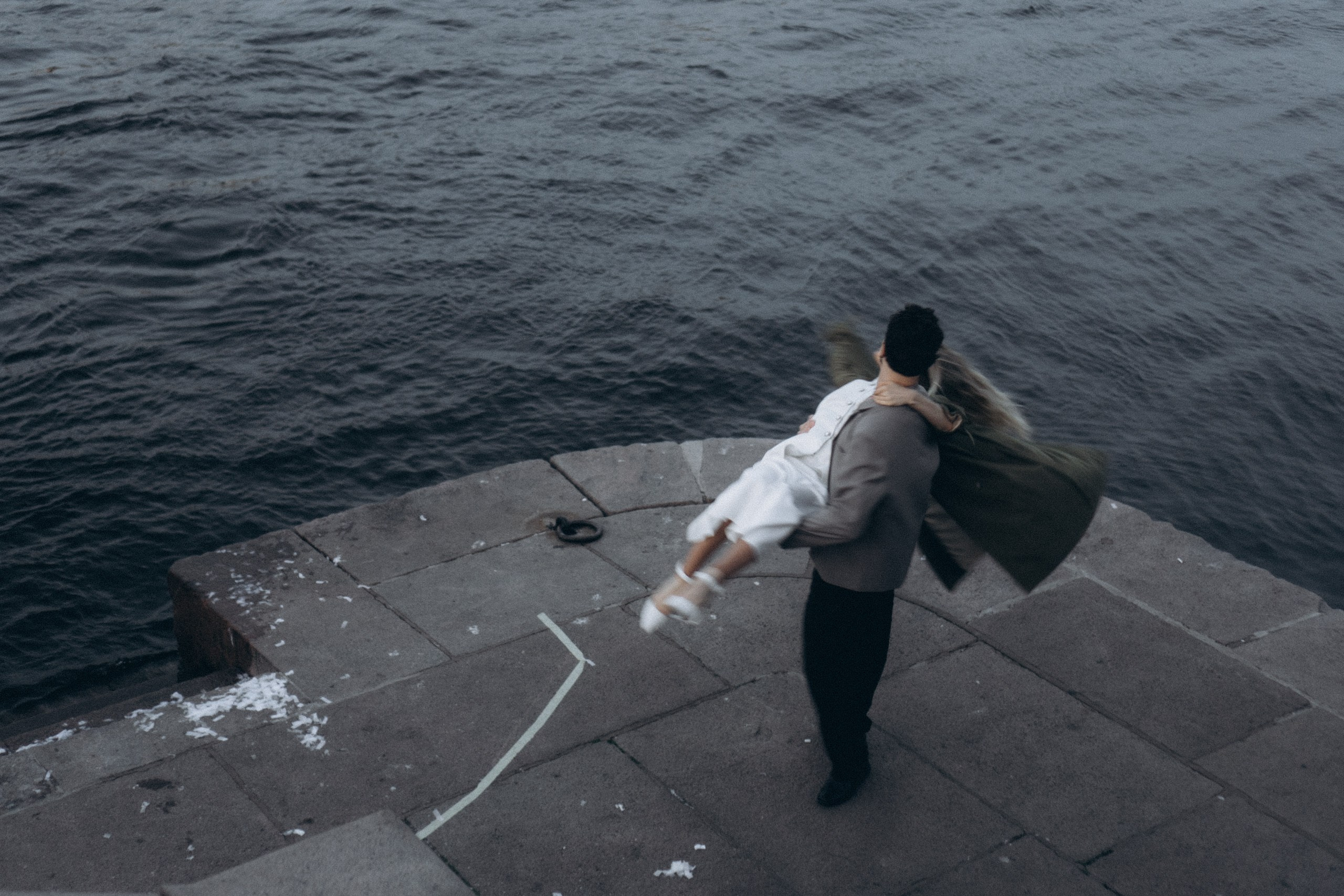 СВАДЕБНАЯ СЬЕМКА ПАРЫ НА РАССВЕТЕ В БЕЛЫЕ НОЧИ И ПРОГУЛКА С РАЗВОДНЫМИ МОСТАМИ И ПИКНИК ВОЗЛЕ ИСАКИЕВСКОГО СОБОРА. Профессиональный фотограф, Санкт-Петербург — Виктория Богомолова