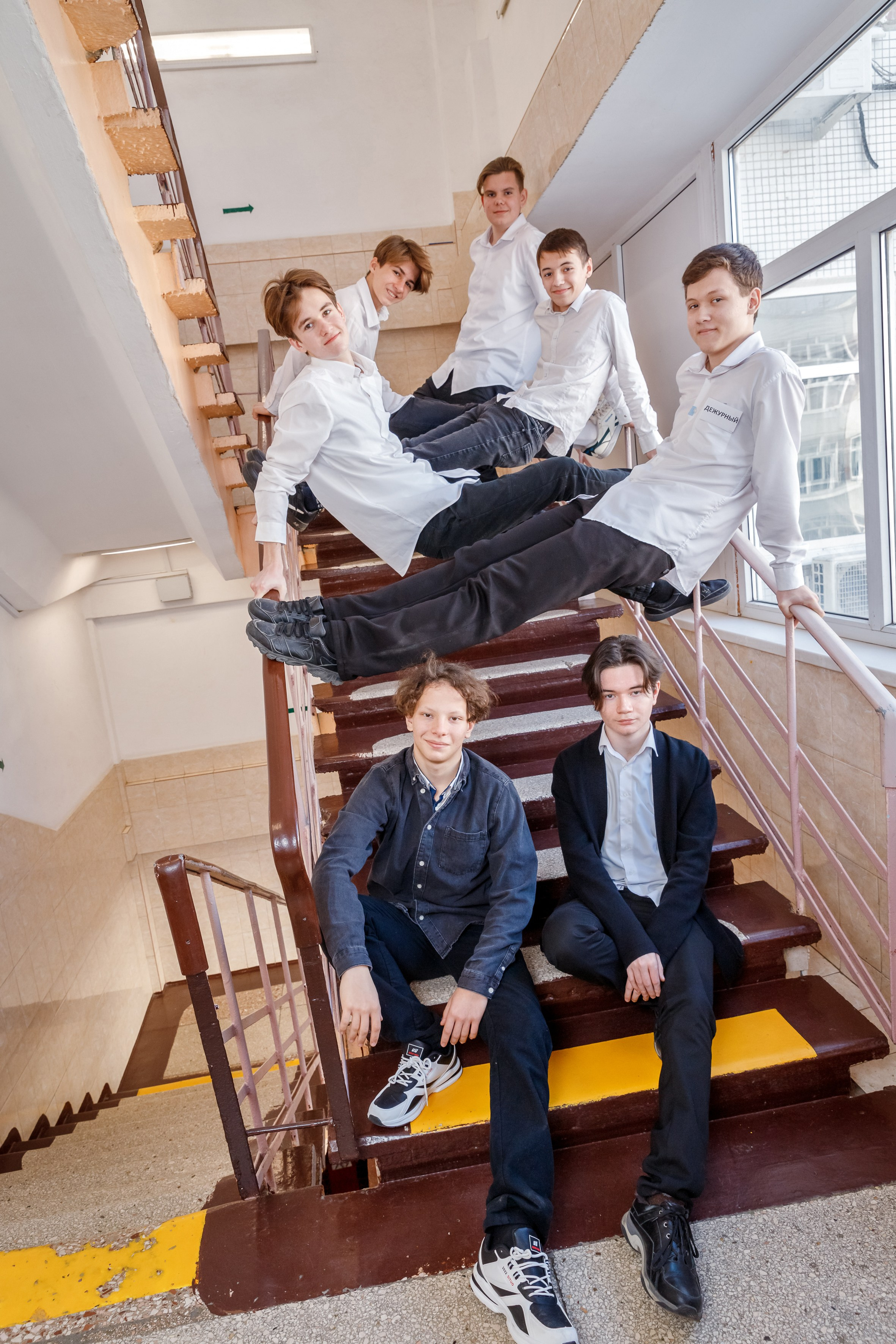 И В ШКОЛЕ ЕСТЬ ЖИЗНЬ. Марина Ушакова. Фотограф. Выпускные альбомы. г. Краснодар